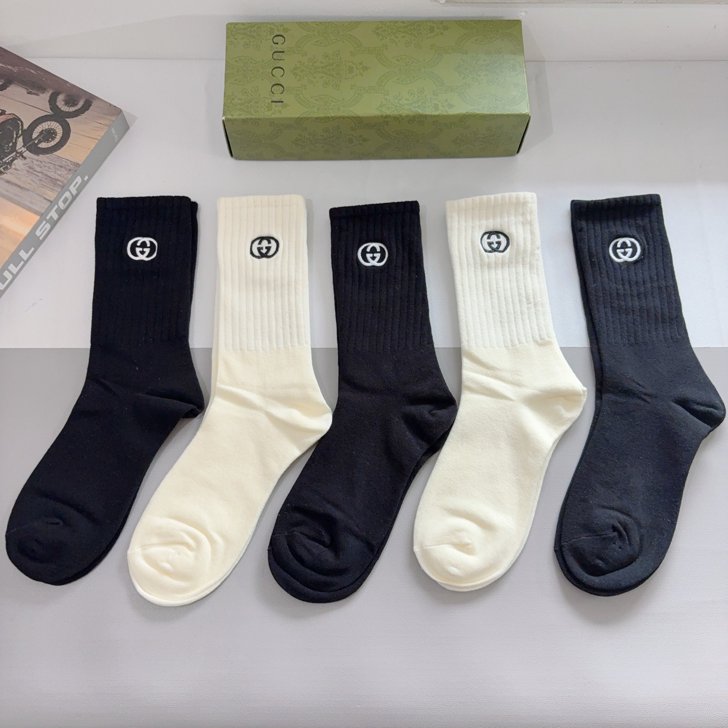 配包装（一盒5双）Gucci 古奇 新款长筒刺绣纯棉面料，专柜同步长筒袜子，💛大牌出街，潮人必备🔥超好搭