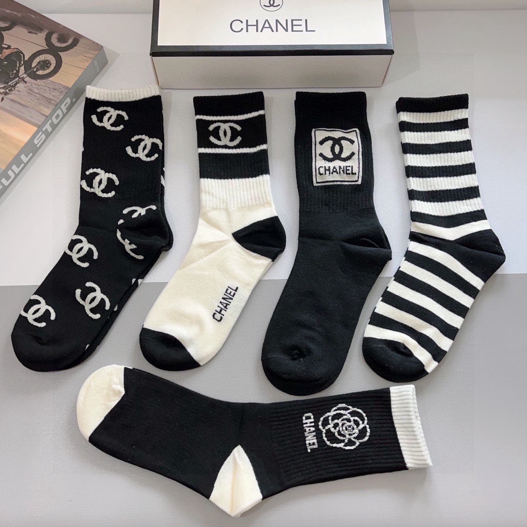 配包装【一盒5双】 香奈儿 CHANEL专柜新款女款高端长筒袜子❗专柜同步上新，超柔软舒适，专柜爆款双C