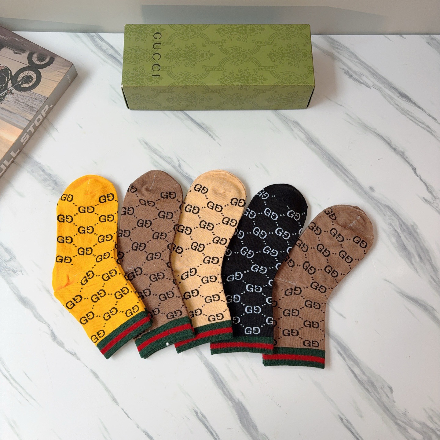 配包装（一盒5双）GUCCI 古奇男士新款袜子！纯棉面料，经典图案，专柜同步中筒袜子，💛大牌出街，潮人必