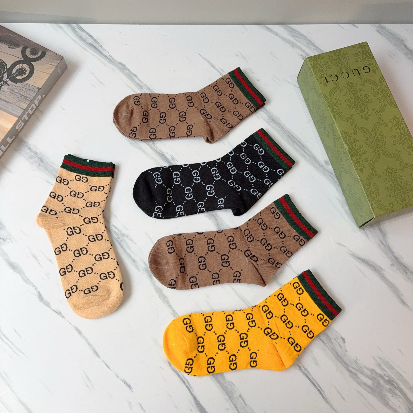 配包装（一盒5双）GUCCI 古奇男士新款袜子！纯棉面料，经典图案，专柜同步中筒袜子，💛大牌出街，潮人必