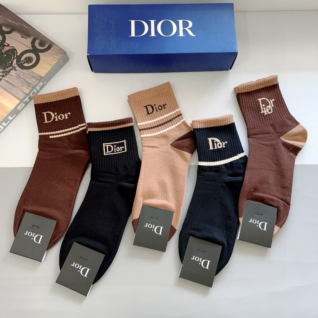 配包装（一盒5双） 🌟 Dior （迪奥）超火爆小单品，纯棉面料，潮人必备 爆款，个性时尚百搭款，！你值