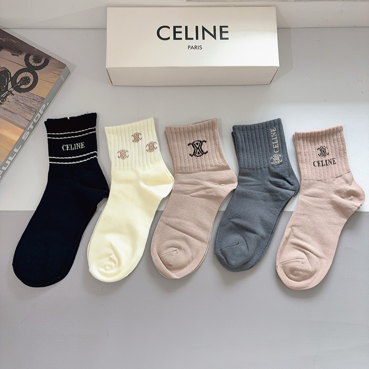 配包装（一盒5双）CELINE 赛琳 新款船袜！纯棉面料，专柜同步中筒袜子，💛大牌出街，潮人必备🔥超好搭