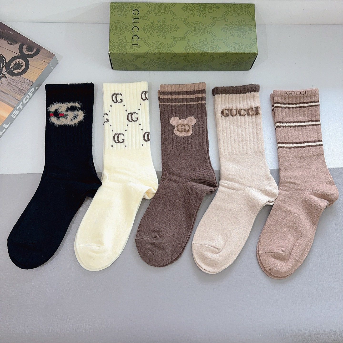 配包装（一盒5双）Gucci 古奇经典长筒袜子、高版本兔绒材质 ，经典双G图案logo，大牌出街，潮人必