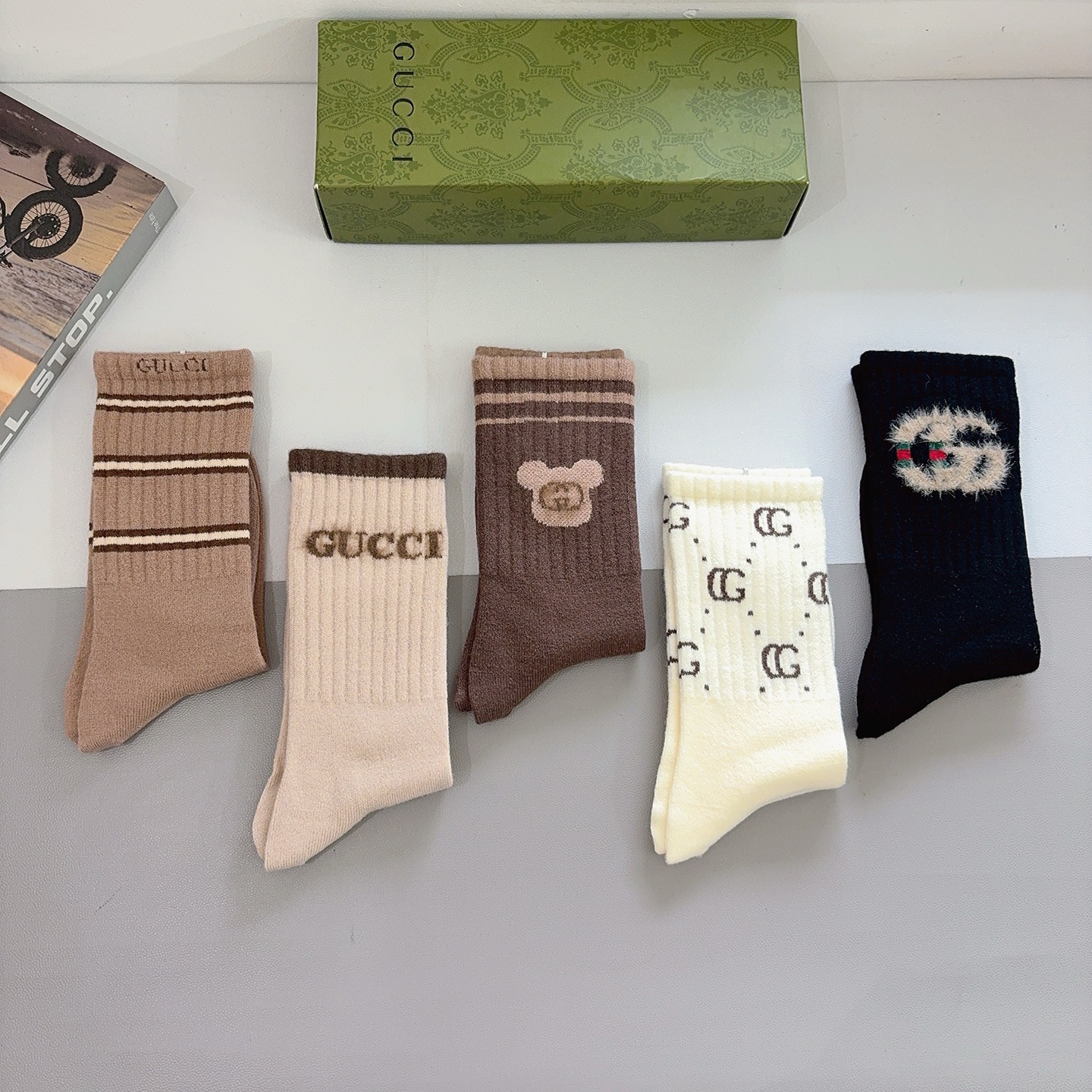 配包装（一盒5双）Gucci 古奇经典长筒袜子、高版本兔绒材质 ，经典双G图案logo，大牌出街，潮人必