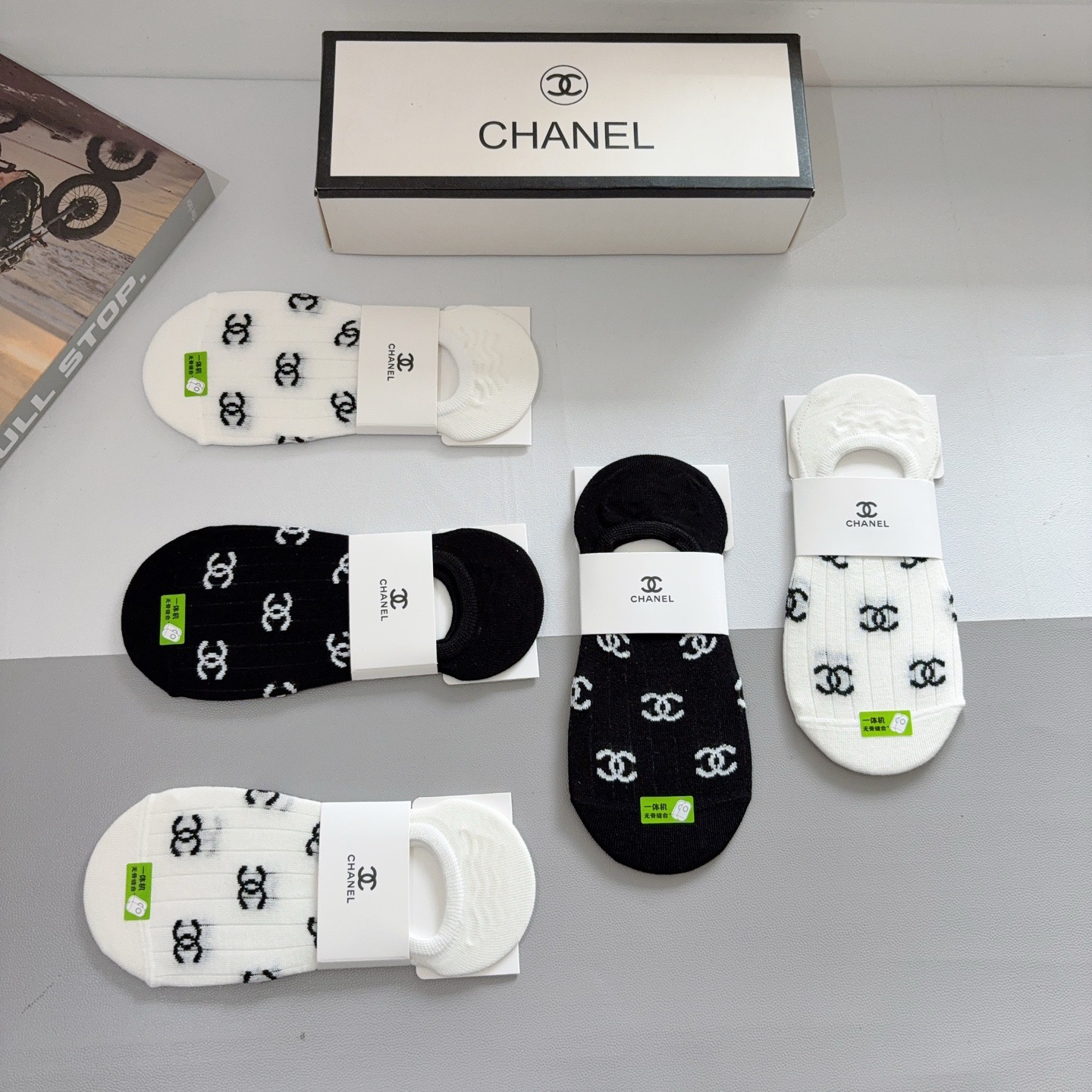 配包装（一盒5双） 🌟 CHANEL （香奈儿）新款竹棉透气船袜，潮人必备款袜子 超柔软材质，舒适透气，
