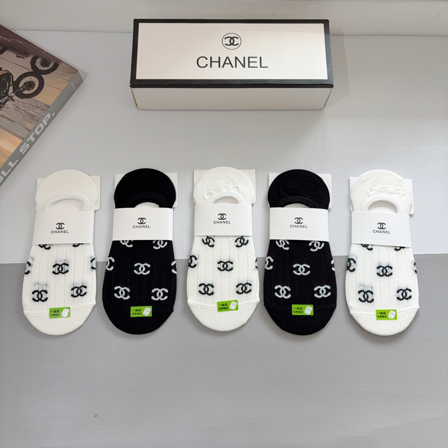 配包装（一盒5双） 🌟 CHANEL （香奈儿）新款竹棉透气船袜，潮人必备款袜子 超柔软材质，舒适透气，