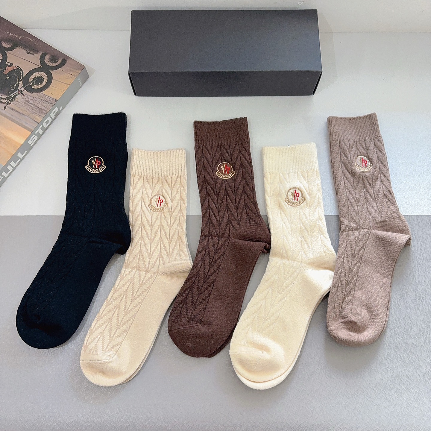 配包装【一盒5双】MONCLER 蒙口 高版本羊绒刺绣长筒袜子🔥潮人必不可少的时尚专柜代购长筒袜子 ，超