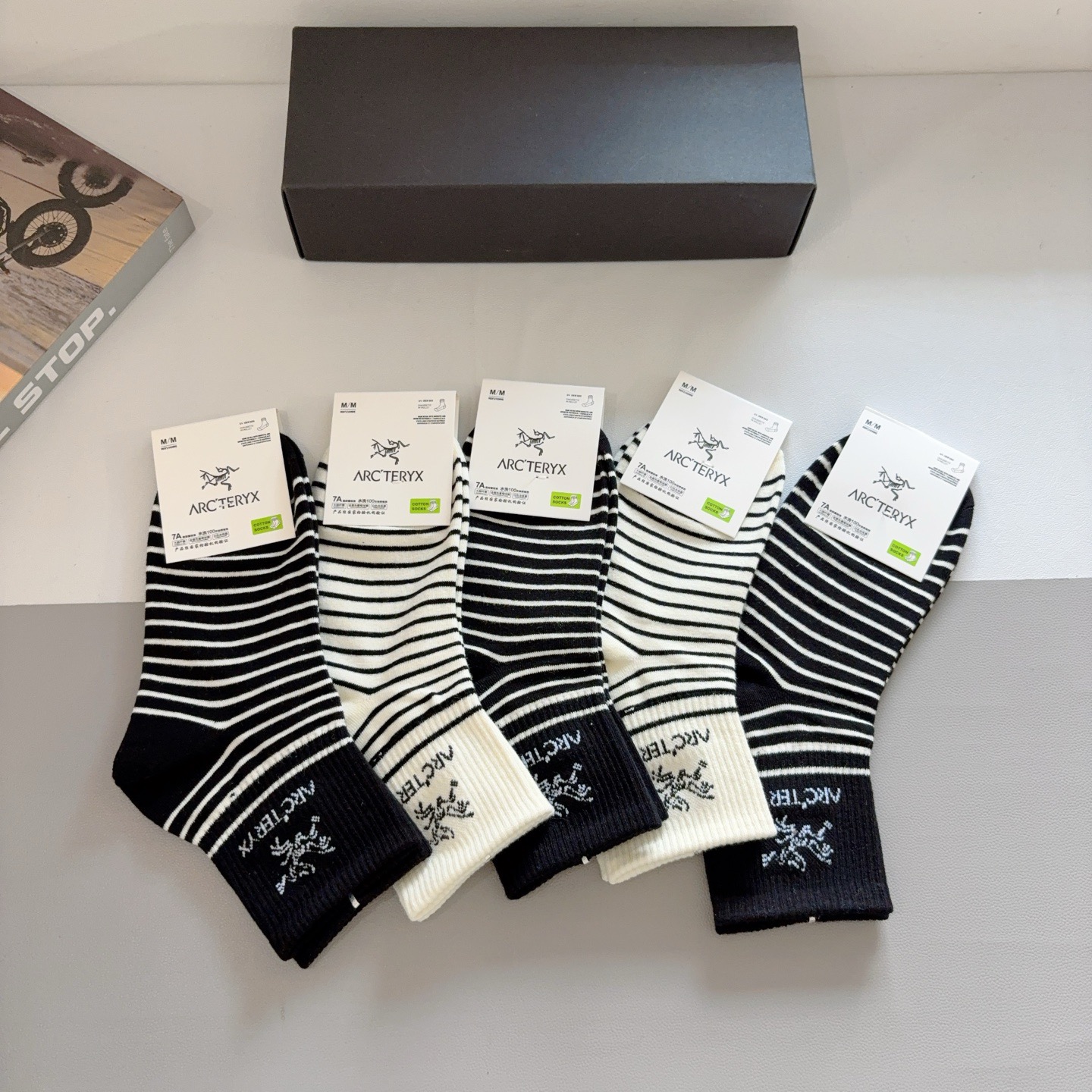 配包装（一盒5双）ARC·TERYX（始祖鸟）新款中筒袜子❗️高版本纯棉质地柔软，经典图案logo，网红