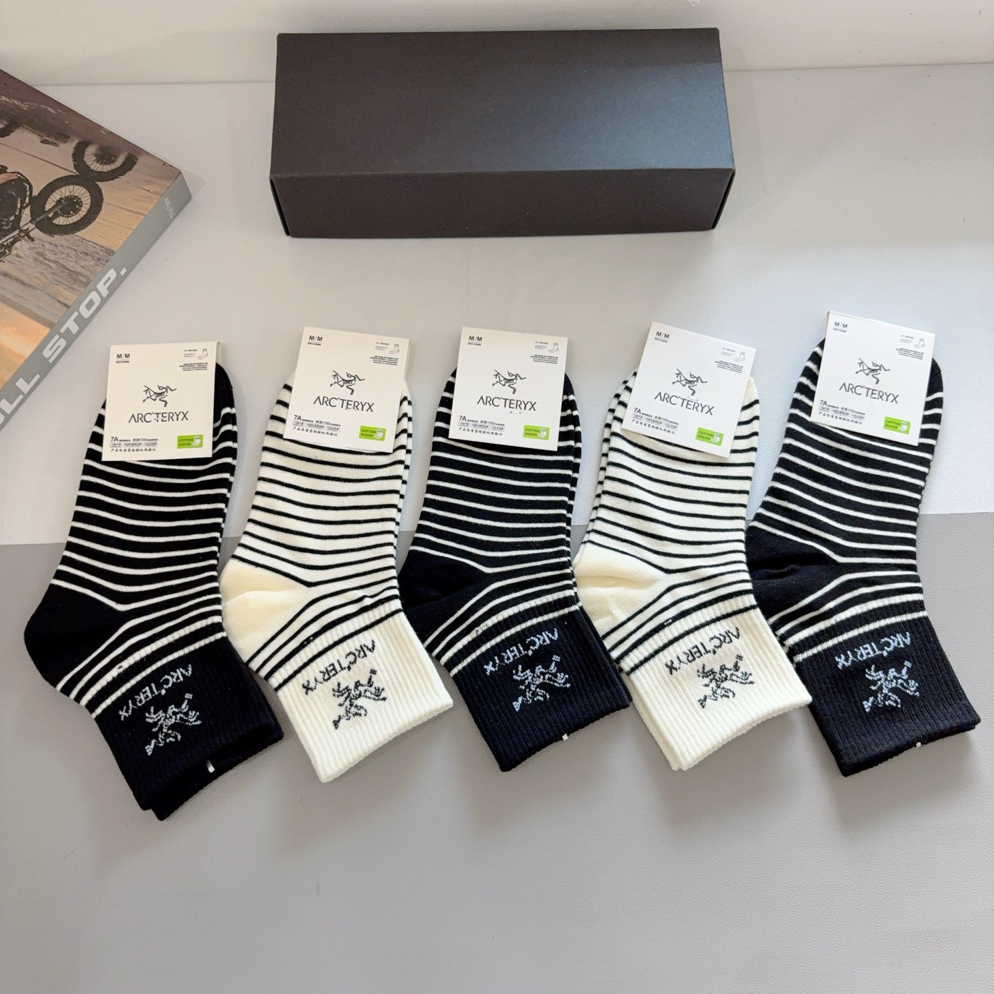 配包装（一盒5双）ARC·TERYX（始祖鸟）新款中筒袜子❗️高版本纯棉质地柔软，经典图案logo，网红