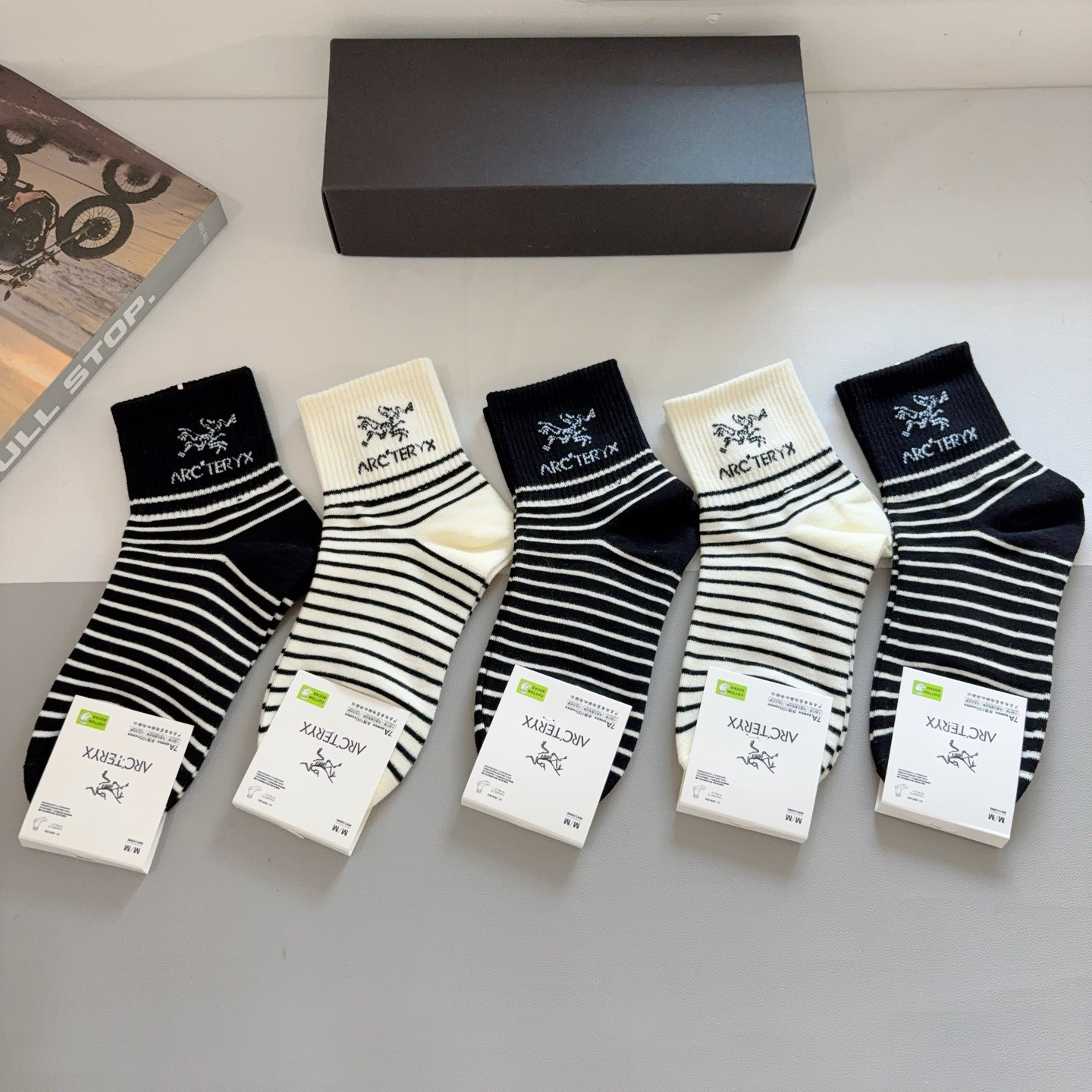 配包装（一盒5双）ARC·TERYX（始祖鸟）新款中筒袜子❗️高版本纯棉质地柔软，经典图案logo，网红