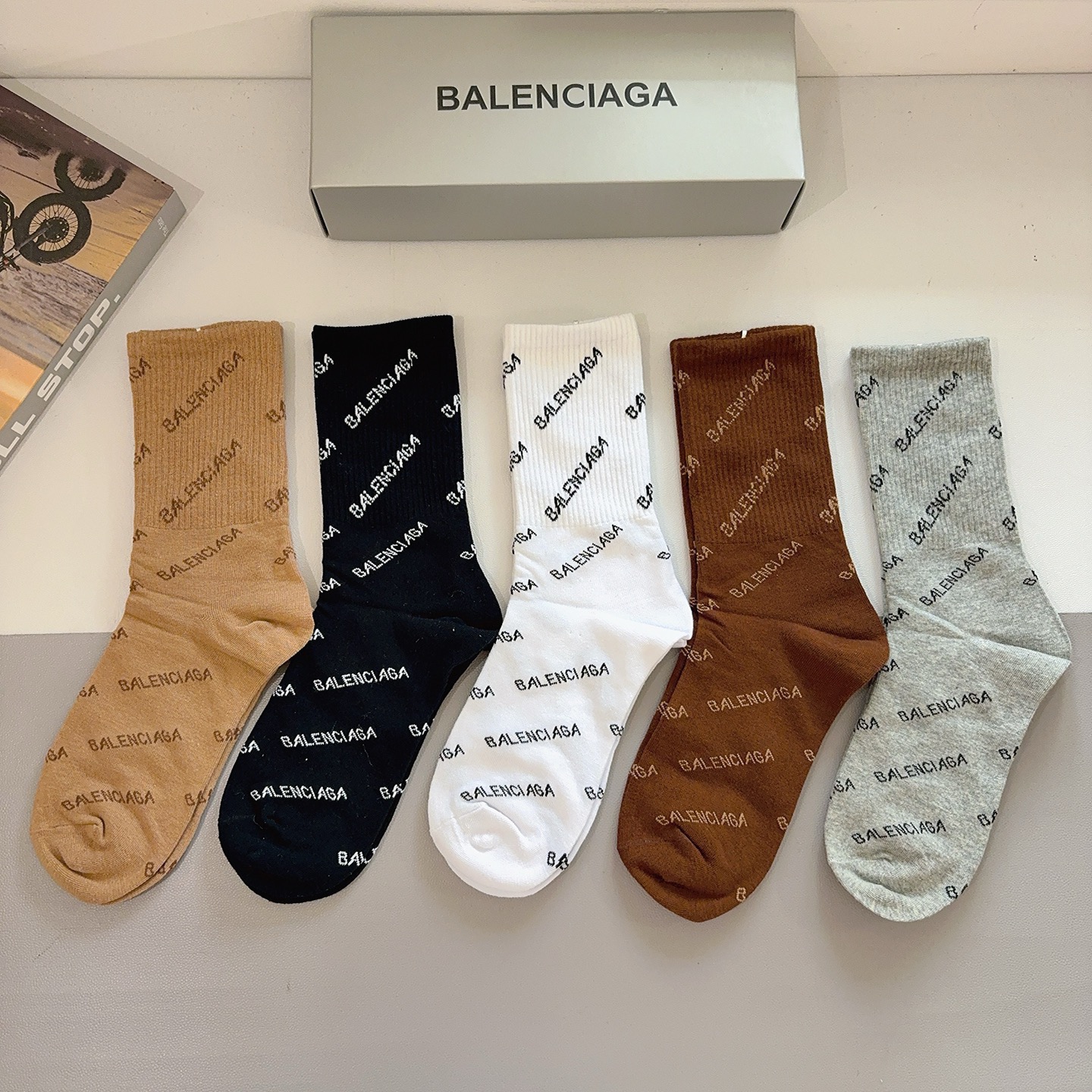 配包装【一盒5双】BALENCIAGA 巴黎世家 新款长筒袜子🔥潮人必不可少的时尚专柜代购袜子 ，超级时