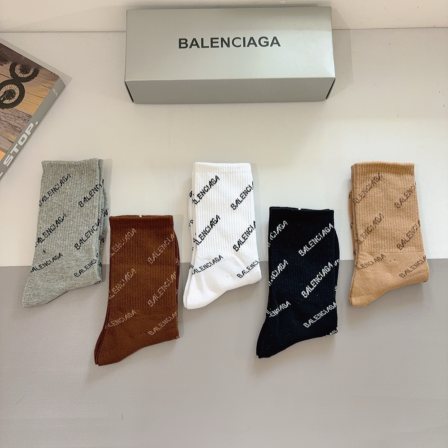配包装【一盒5双】BALENCIAGA 巴黎世家 新款长筒袜子🔥潮人必不可少的时尚专柜代购袜子 ，超级时