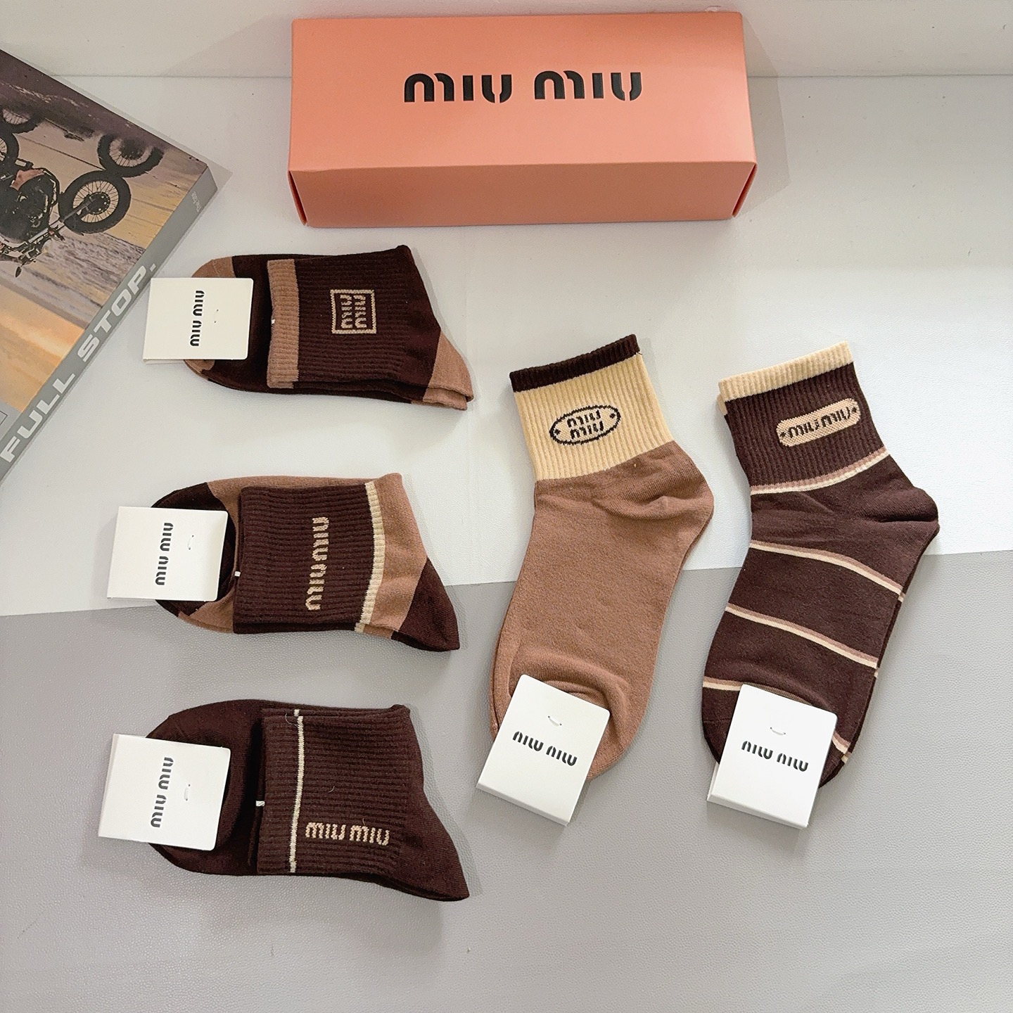 配包装【一盒5双】miumiu · 缪缪 高品质🔥超级爆款网红中筒袜子❗️ins明星网红推荐❗️火爆至极