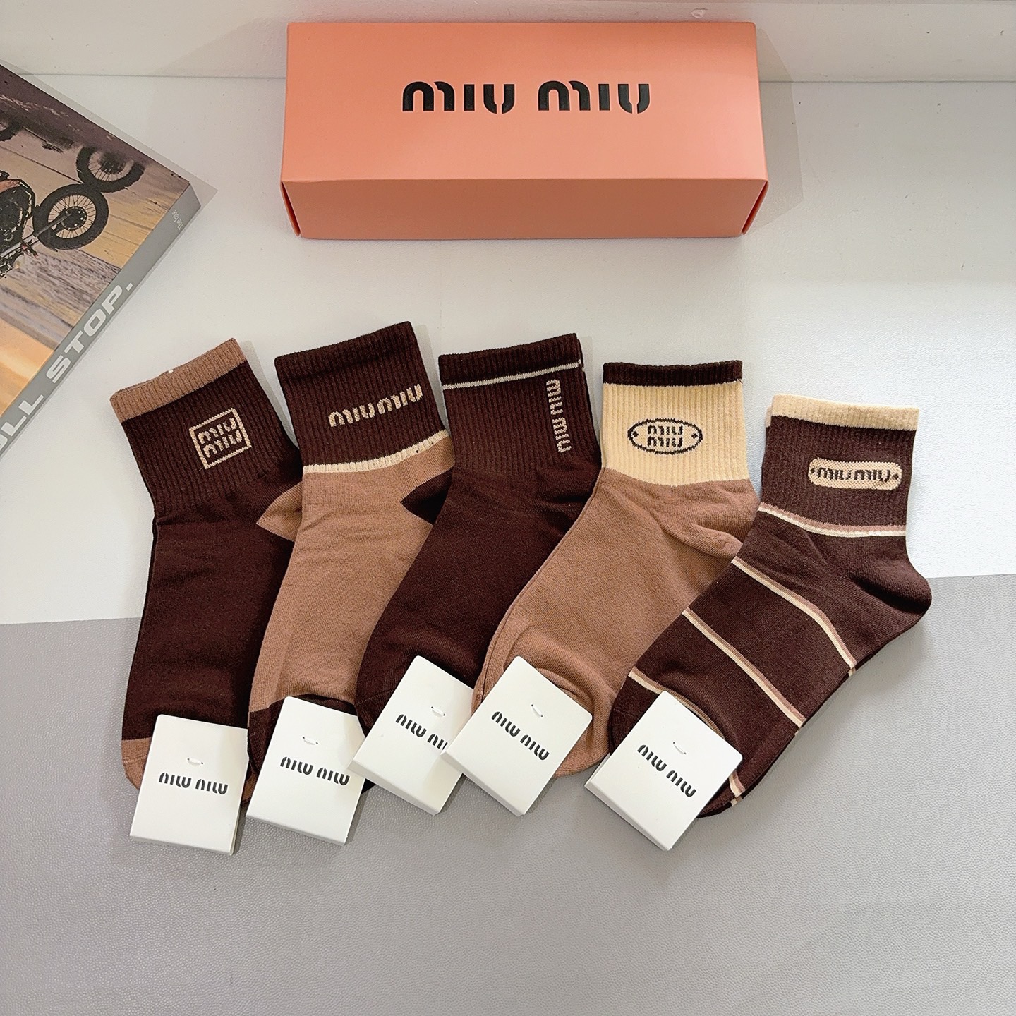 配包装【一盒5双】miumiu · 缪缪 高品质🔥超级爆款网红中筒袜子❗️ins明星网红推荐❗️火爆至极