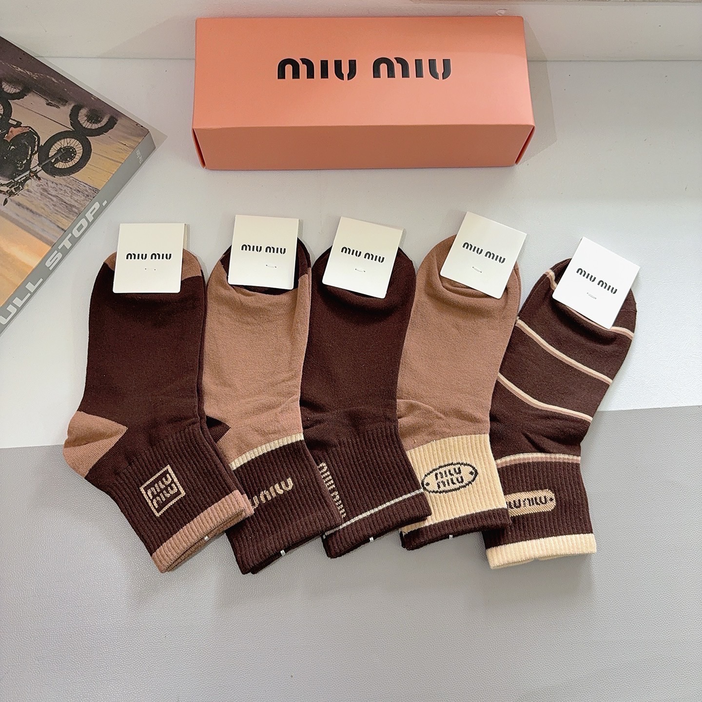 配包装【一盒5双】miumiu · 缪缪 高品质🔥超级爆款网红中筒袜子❗️ins明星网红推荐❗️火爆至极