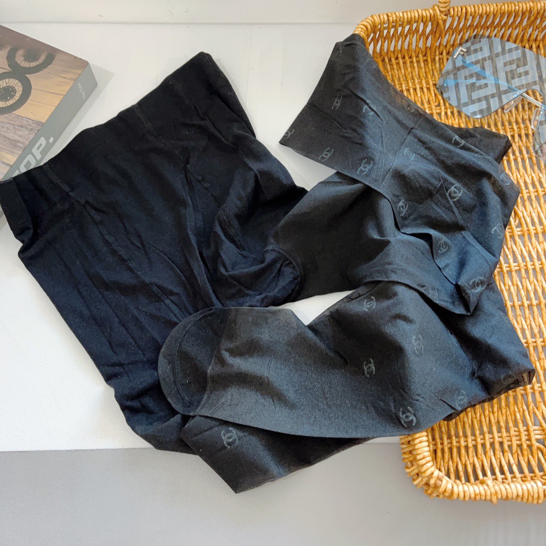 配包装【一盒1双】🌟CHANEL 香奈儿 爆款经典胶印小logo字母连裤袜！好看到爆炸 ，欧美大牌丝袜🔥