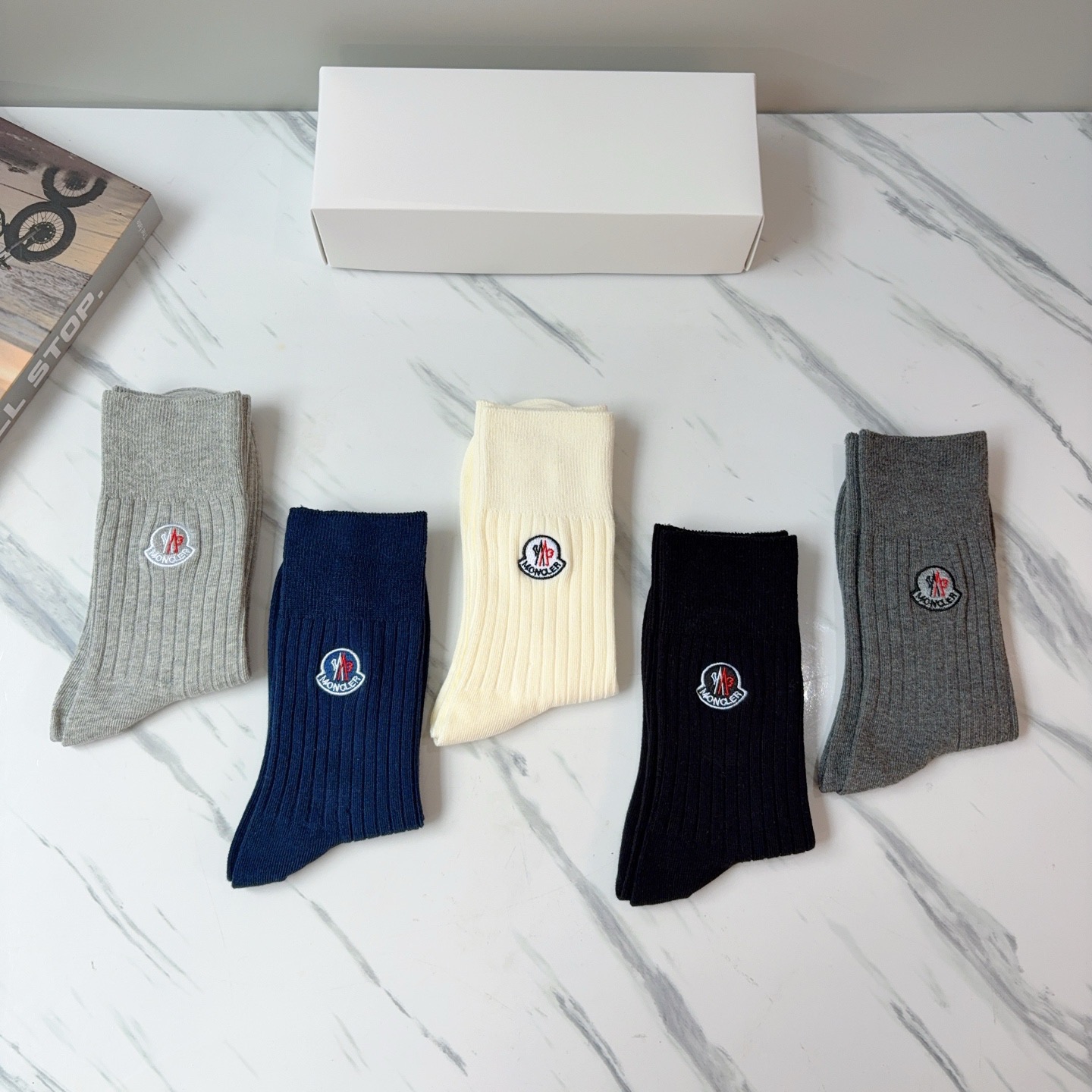 配包装【一盒5双】MONCLER 蒙口 高版本羊绒刺绣长筒袜子🔥潮人必不可少的时尚专柜代购长筒袜子 ，超