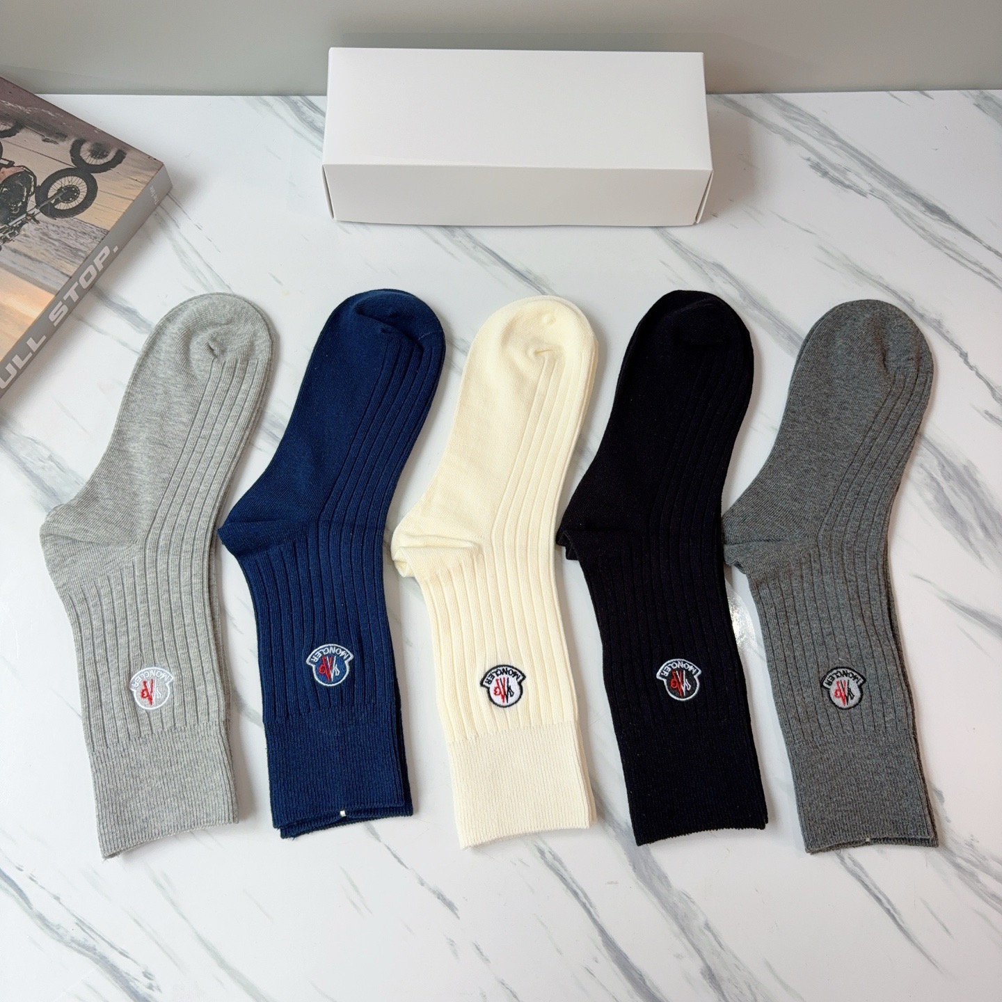 配包装【一盒5双】MONCLER 蒙口 高版本羊绒刺绣长筒袜子🔥潮人必不可少的时尚专柜代购长筒袜子 ，超