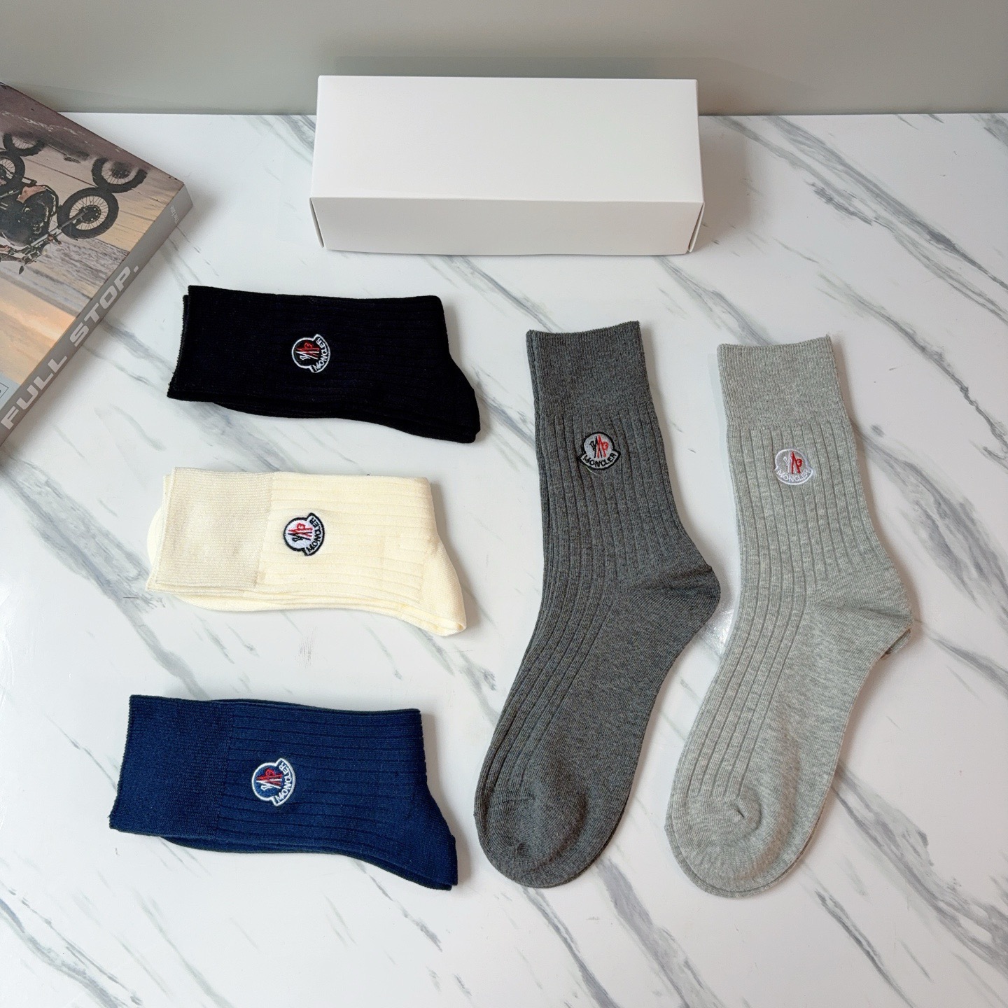 配包装【一盒5双】MONCLER 蒙口 高版本羊绒刺绣长筒袜子🔥潮人必不可少的时尚专柜代购长筒袜子 ，超