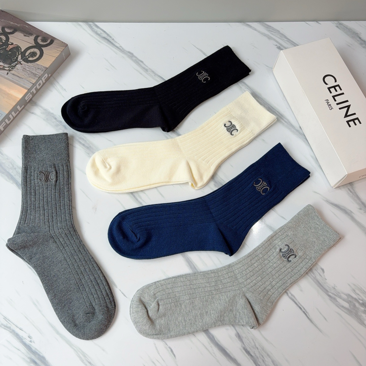 配包装（一盒5双） CELINE 赛琳新款刺绣纯棉长筒袜子 经典字母logo 个性时尚百搭款，！超柔软材