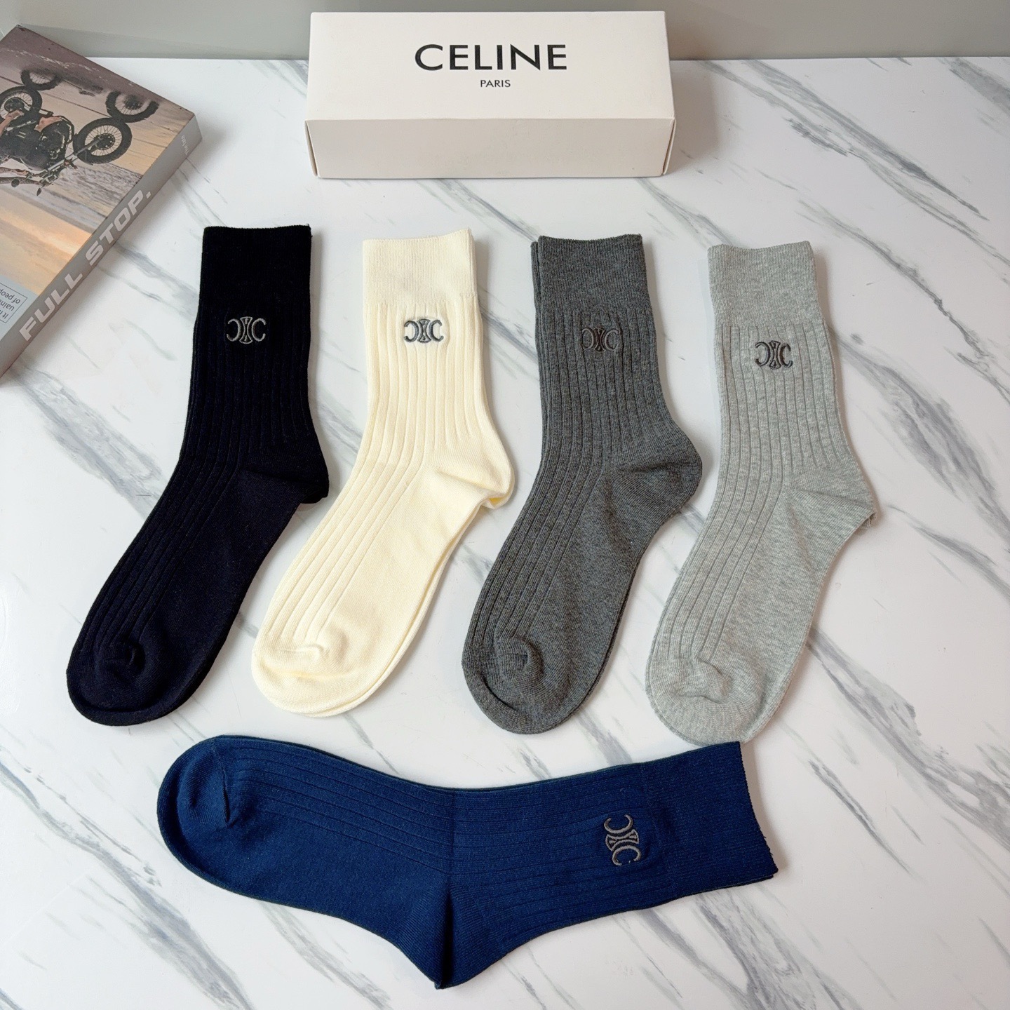 配包装（一盒5双） CELINE 赛琳新款刺绣纯棉长筒袜子 经典字母logo 个性时尚百搭款，！超柔软材