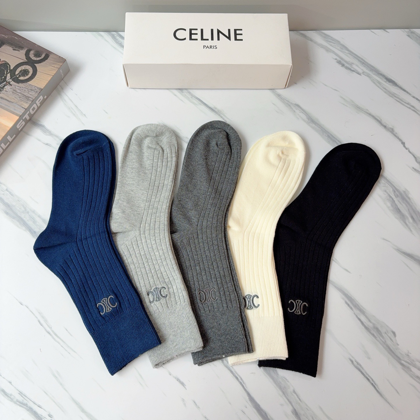 配包装（一盒5双） CELINE 赛琳新款刺绣纯棉长筒袜子 经典字母logo 个性时尚百搭款，！超柔软材
