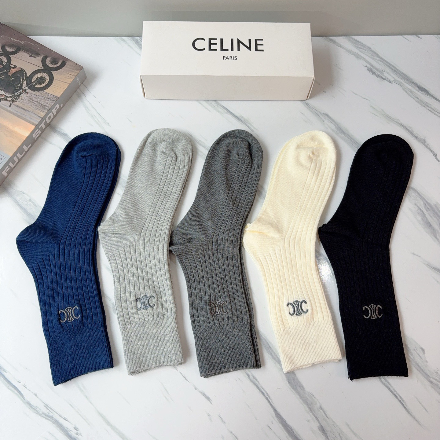 配包装（一盒5双） CELINE 赛琳新款刺绣纯棉长筒袜子 经典字母logo 个性时尚百搭款，！超柔软材