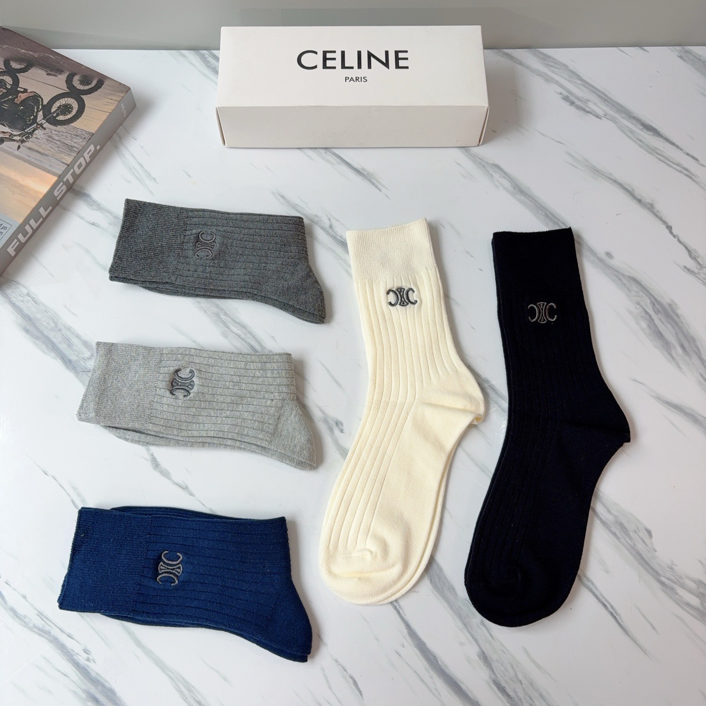 配包装（一盒5双） CELINE 赛琳新款刺绣纯棉长筒袜子 经典字母logo 个性时尚百搭款，！超柔软材