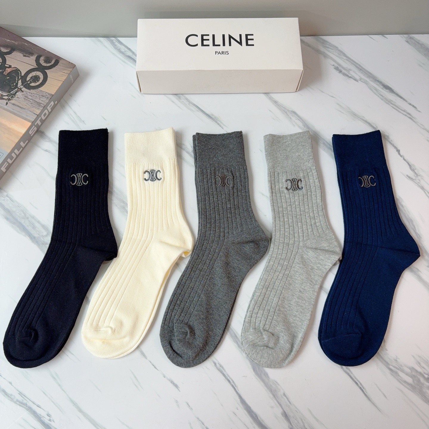 配包装（一盒5双） CELINE 赛琳新款刺绣纯棉长筒袜子 经典字母logo 个性时尚百搭款，！超柔软材