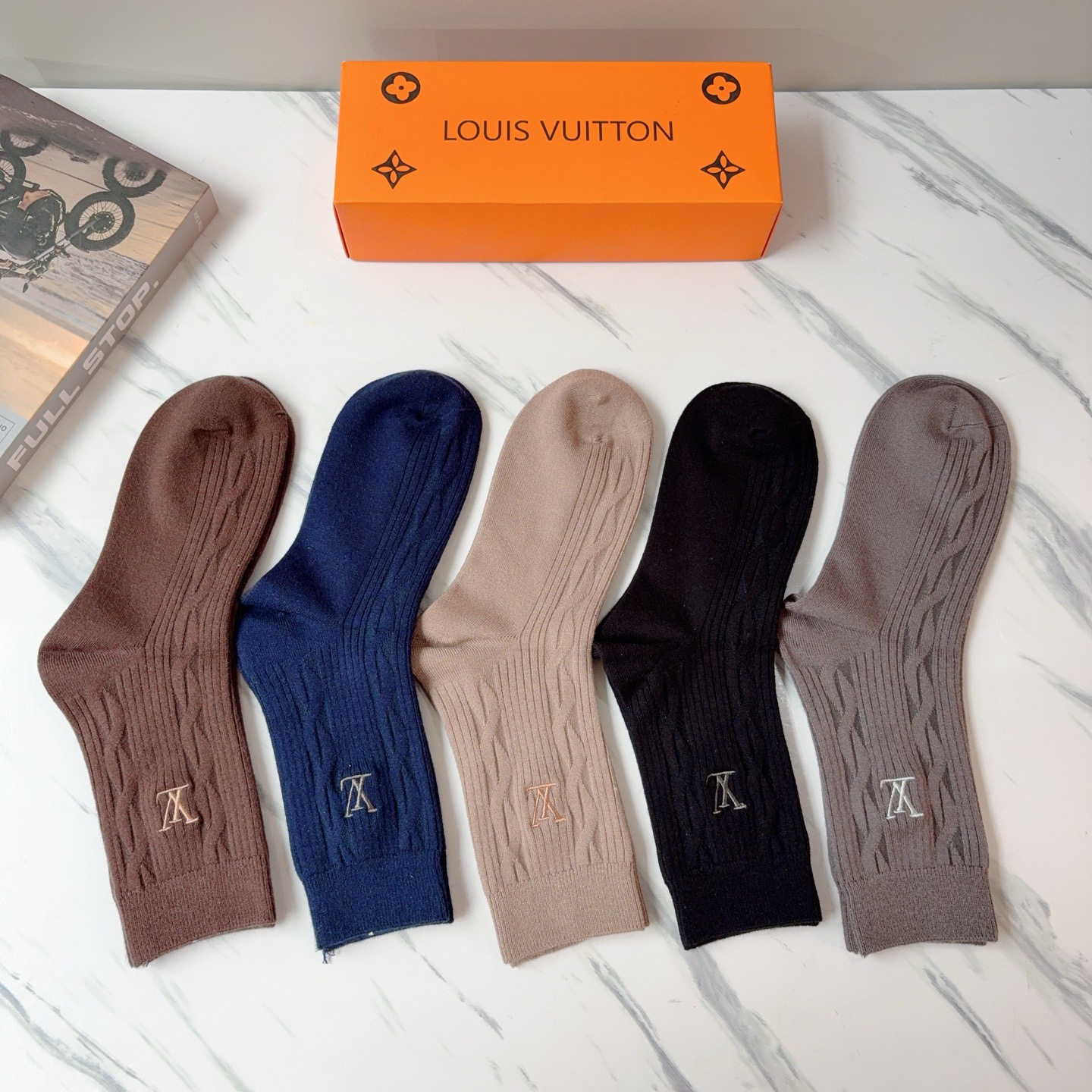 配包装【一盒5双】LV （路易威登）高版本羊绒刺绣长筒袜子🔥潮人必不可少的时尚专柜代购长筒袜子 ，超好搭