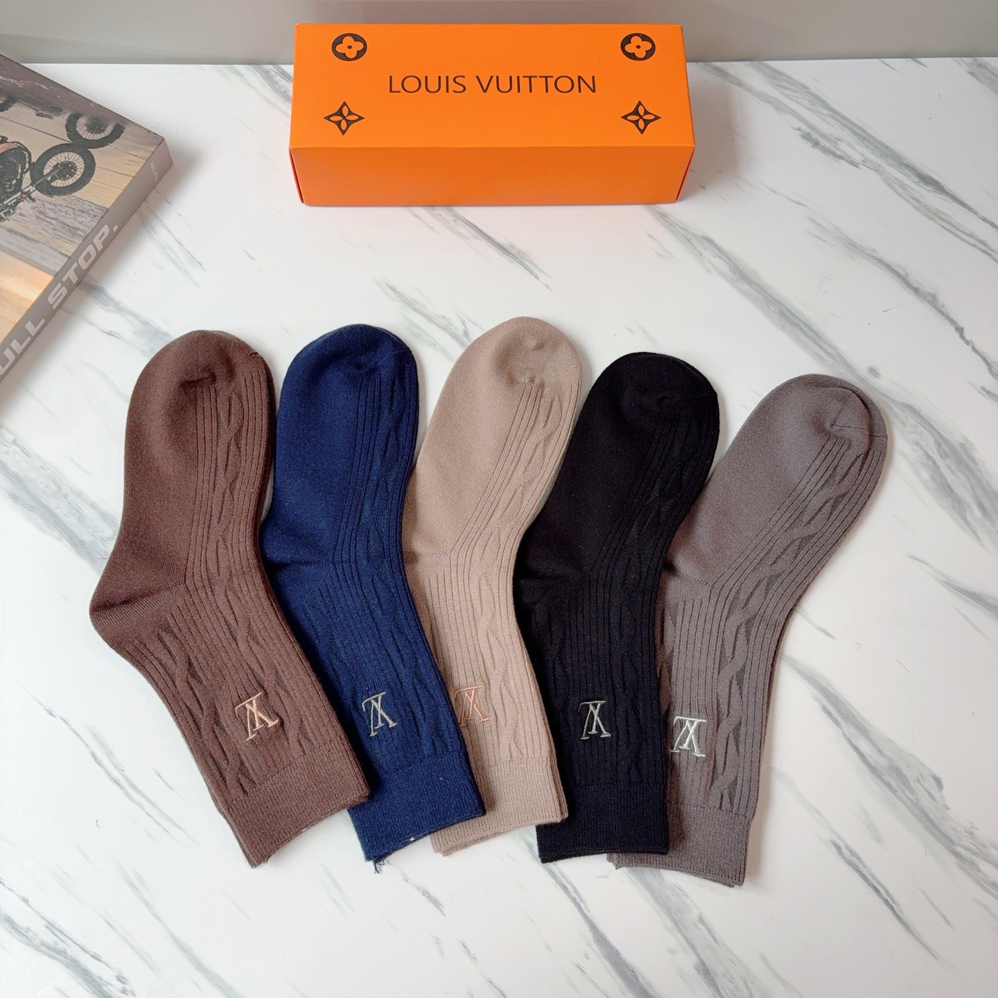 配包装【一盒5双】LV （路易威登）高版本羊绒刺绣长筒袜子🔥潮人必不可少的时尚专柜代购长筒袜子 ，超好搭