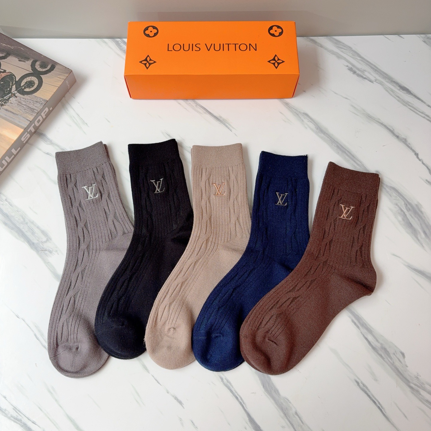 配包装【一盒5双】LV （路易威登）高版本羊绒刺绣长筒袜子🔥潮人必不可少的时尚专柜代购长筒袜子 ，超好搭