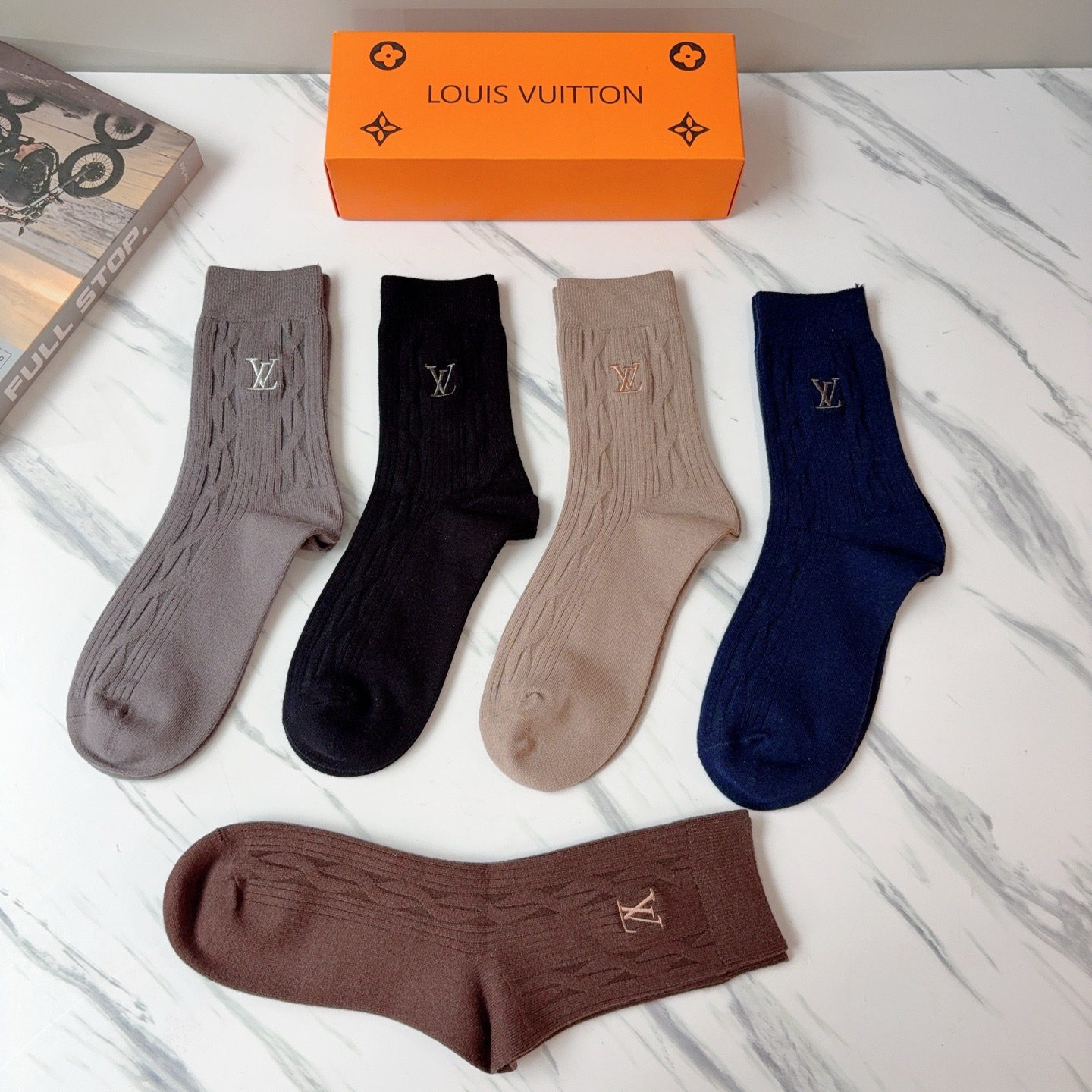 配包装【一盒5双】LV （路易威登）高版本羊绒刺绣长筒袜子🔥潮人必不可少的时尚专柜代购长筒袜子 ，超好搭
