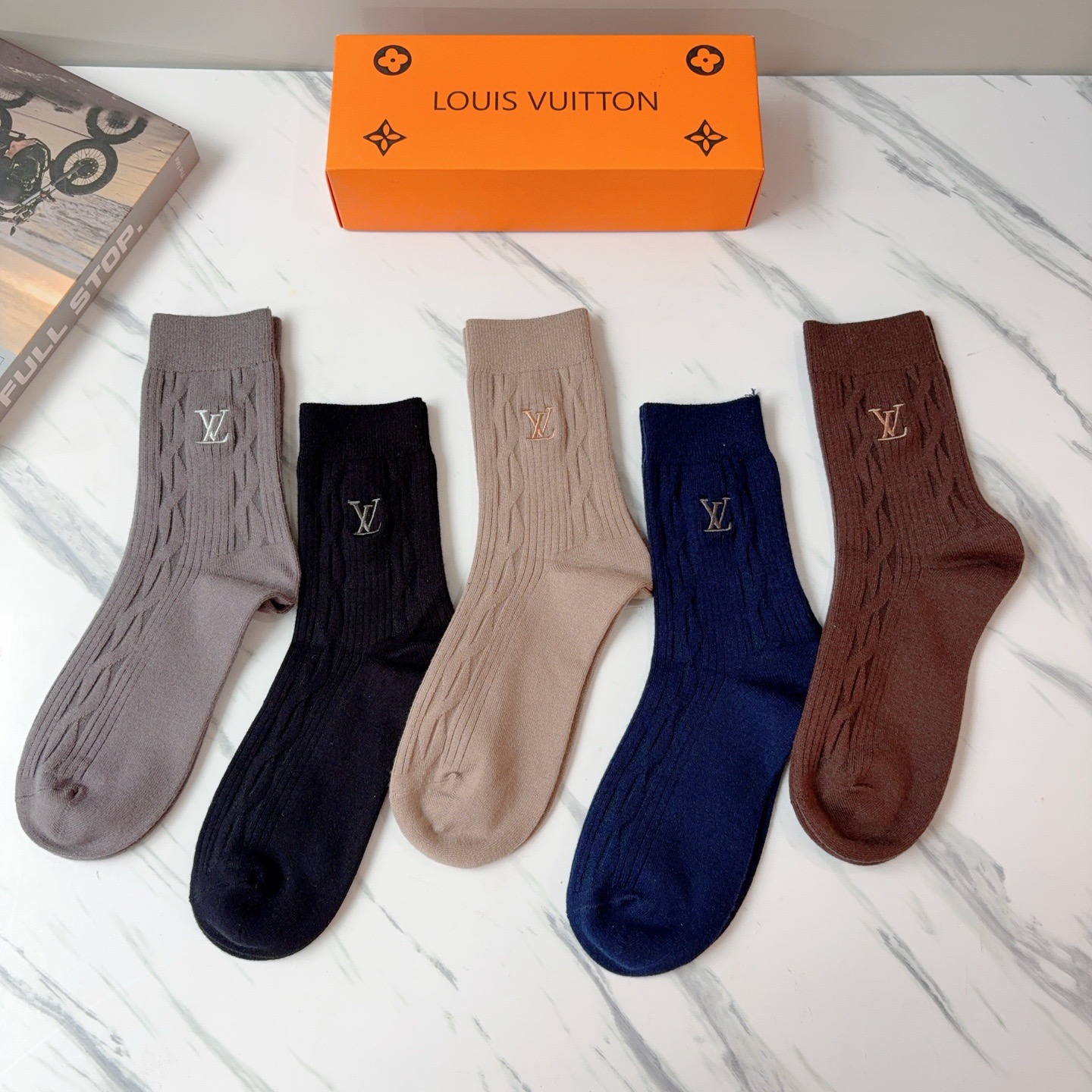 配包装【一盒5双】LV （路易威登）高版本羊绒刺绣长筒袜子🔥潮人必不可少的时尚专柜代购长筒袜子 ，超好搭