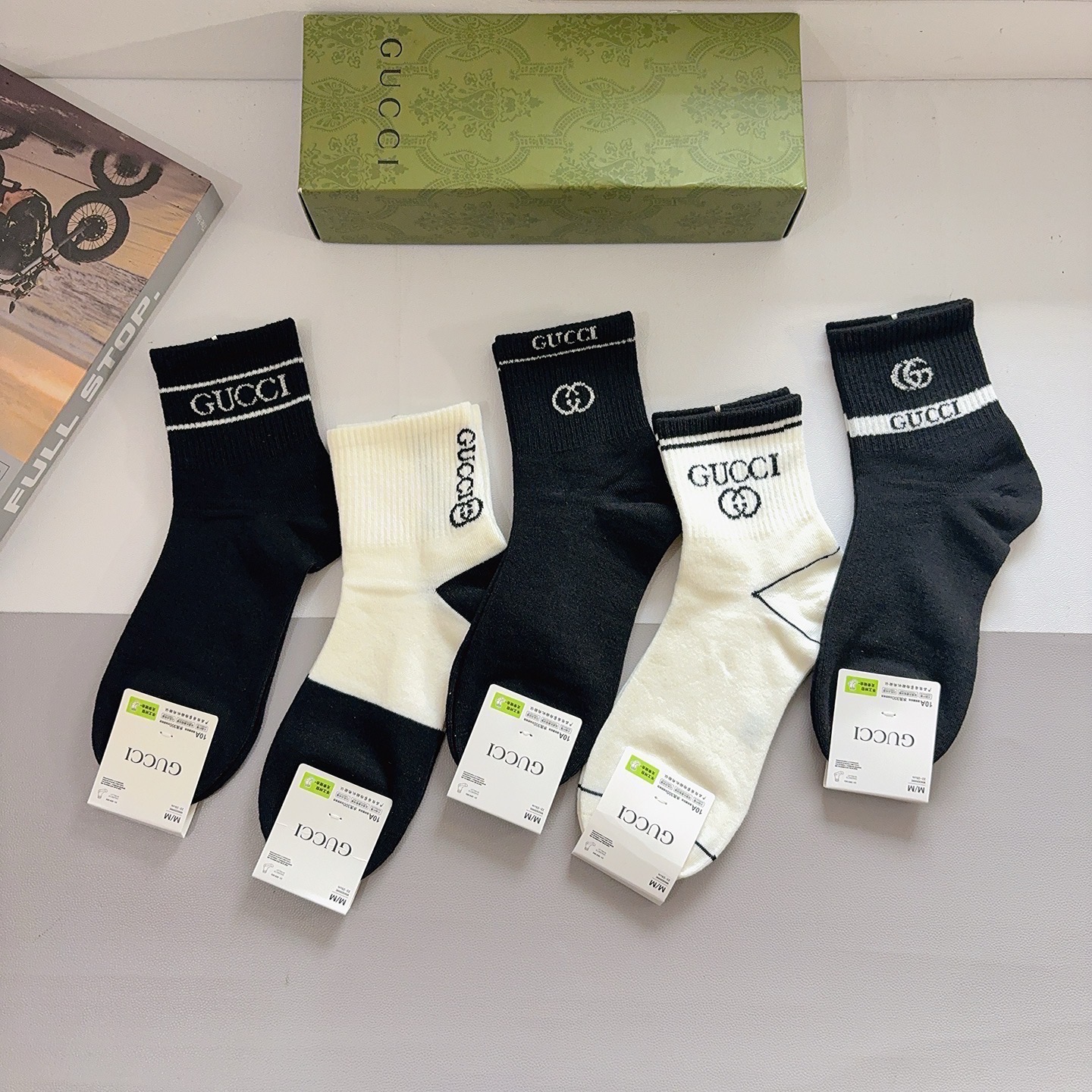 配包装（一盒5双）GUCCI 古奇 新款中筒袜子！纯棉面料，早秋款中筒袜子，💛大牌出街，潮人必备🔥超好搭