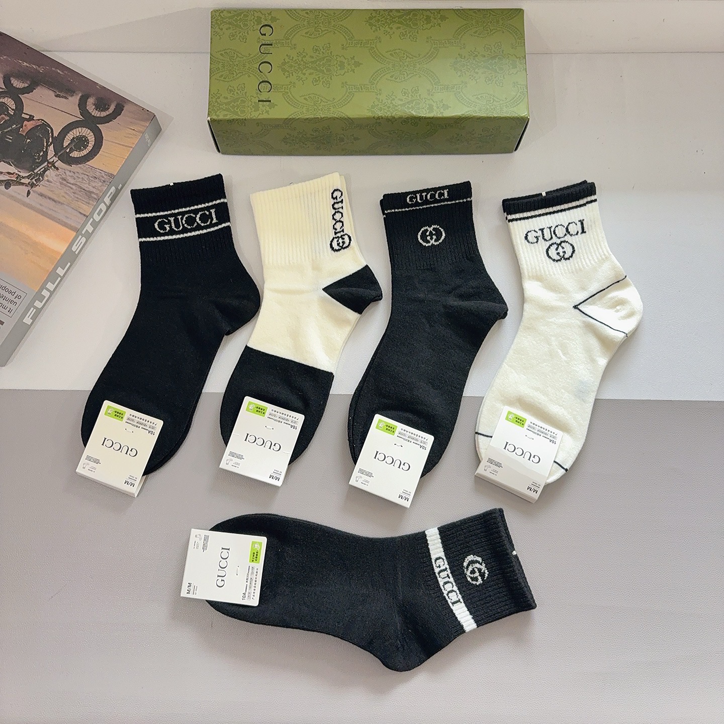 配包装（一盒5双）GUCCI 古奇 新款中筒袜子！纯棉面料，早秋款中筒袜子，💛大牌出街，潮人必备🔥超好搭