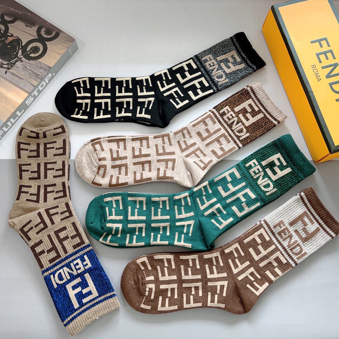 配包装【一盒5双】FENDI芬迪高版本 ～网红新款芬迪长筒小腿袜子🔥超级柔软🔥🔥潮人必不能少的双F 专柜