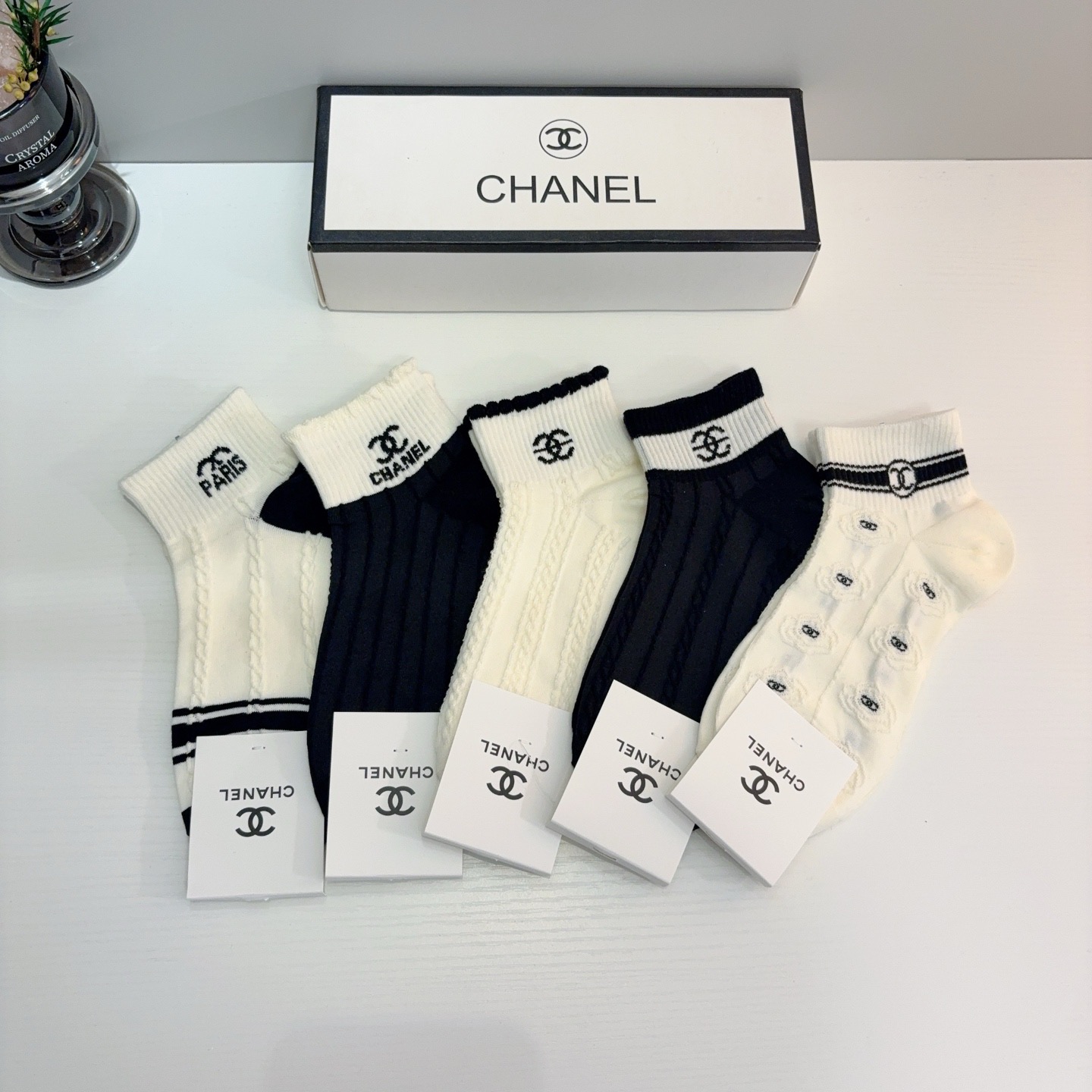 配包装（一盒5双）CHANEL 香奈儿经典船袜❗️高版本竹棉材质柔软，秒杀市场普通货，经典的双C图案lo