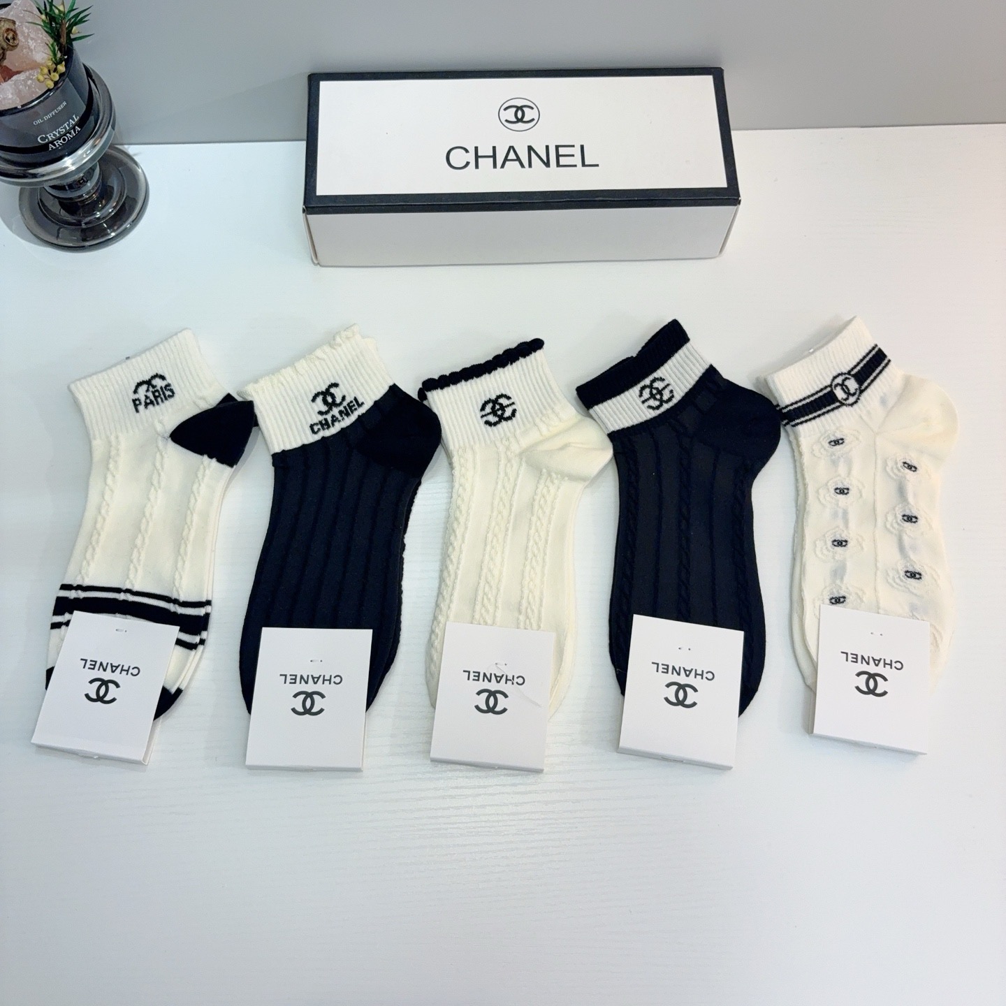 配包装（一盒5双）CHANEL 香奈儿经典船袜❗️高版本竹棉材质柔软，秒杀市场普通货，经典的双C图案lo
