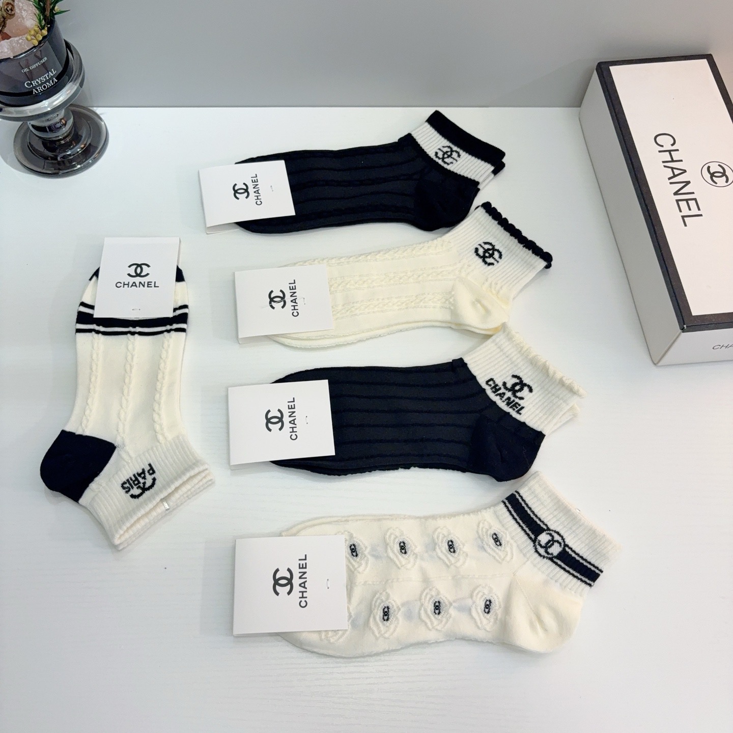 配包装（一盒5双）CHANEL 香奈儿经典船袜❗️高版本竹棉材质柔软，秒杀市场普通货，经典的双C图案lo