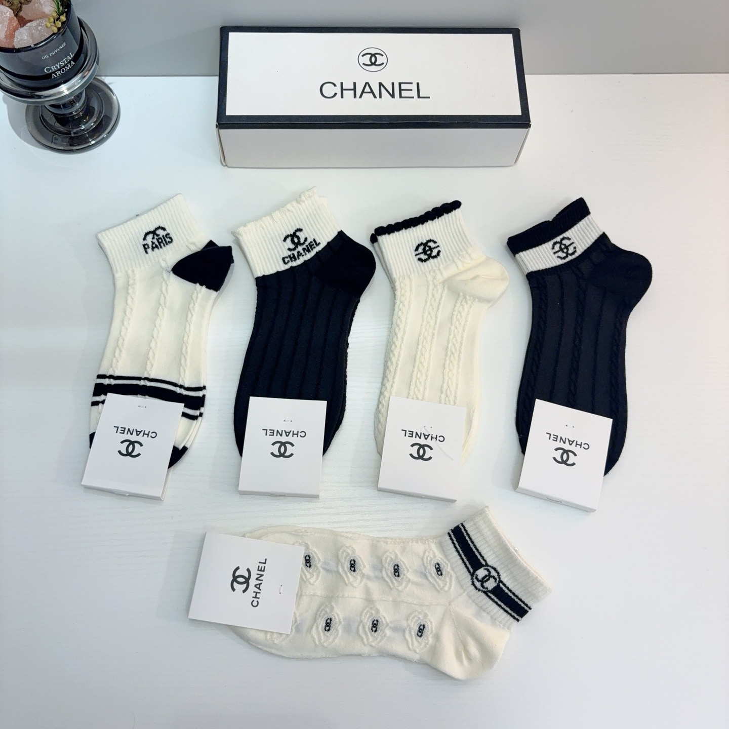 配包装（一盒5双）CHANEL 香奈儿经典船袜❗️高版本竹棉材质柔软，秒杀市场普通货，经典的双C图案lo