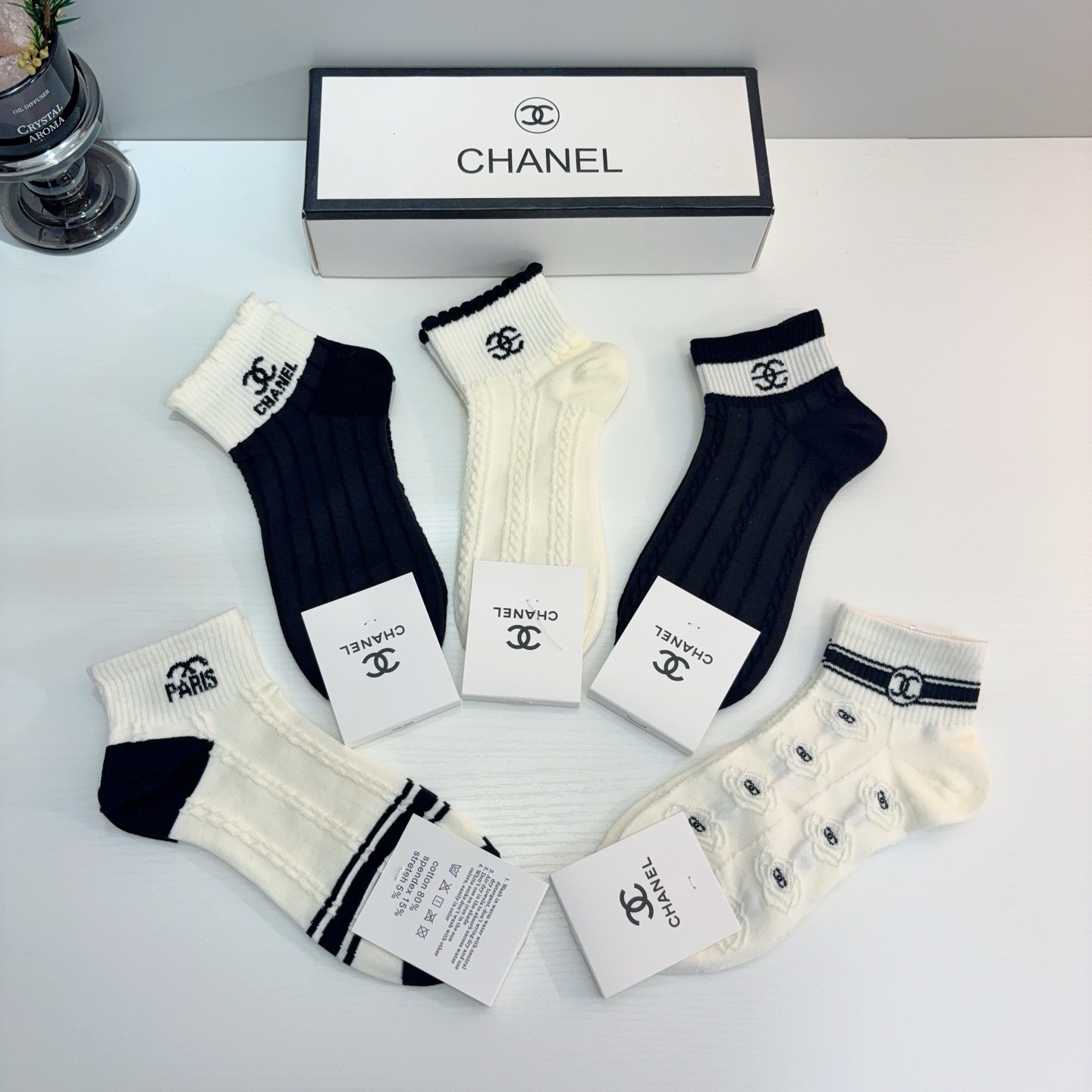 配包装（一盒5双）CHANEL 香奈儿经典船袜❗️高版本竹棉材质柔软，秒杀市场普通货，经典的双C图案lo