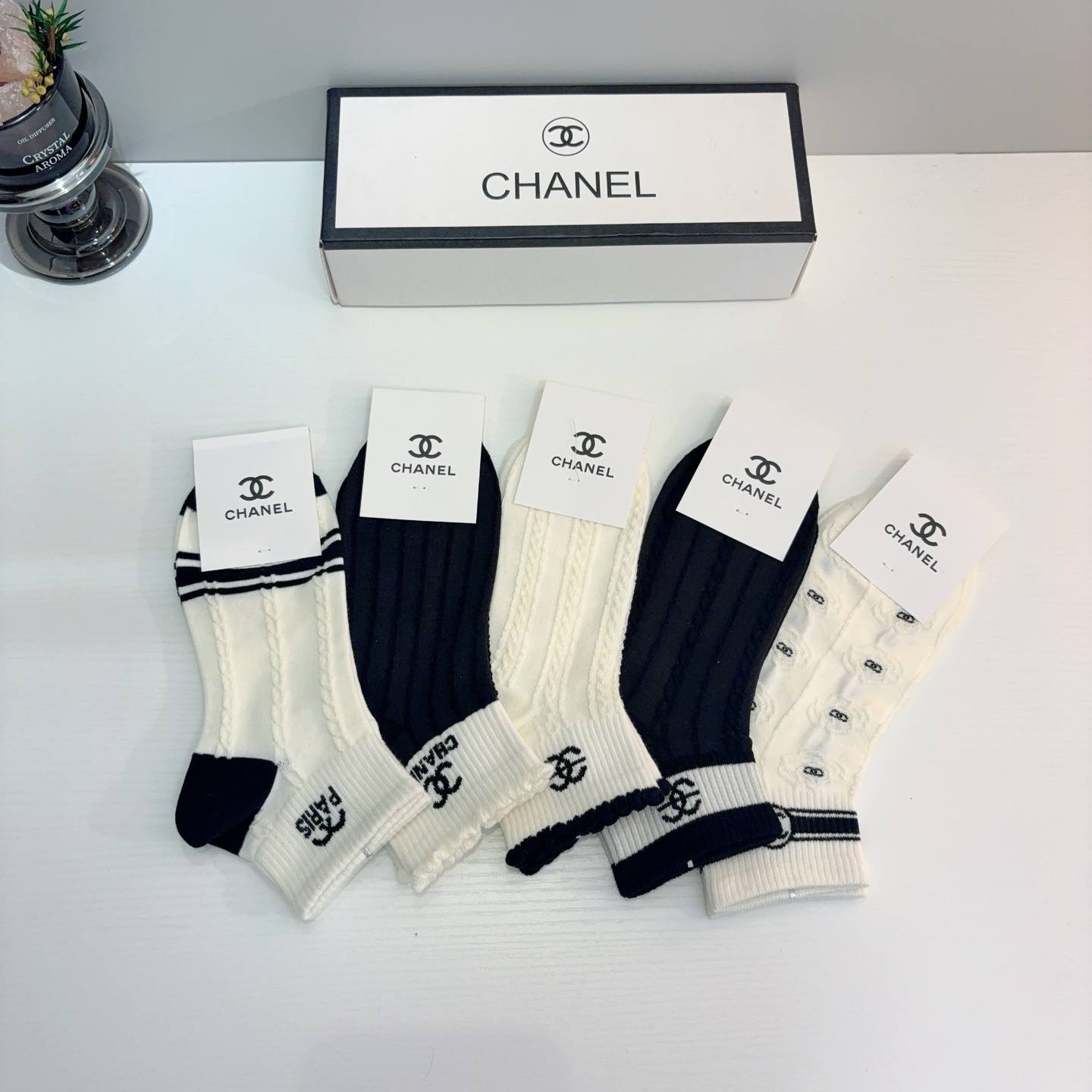 配包装（一盒5双）CHANEL 香奈儿经典船袜❗️高版本竹棉材质柔软，秒杀市场普通货，经典的双C图案lo