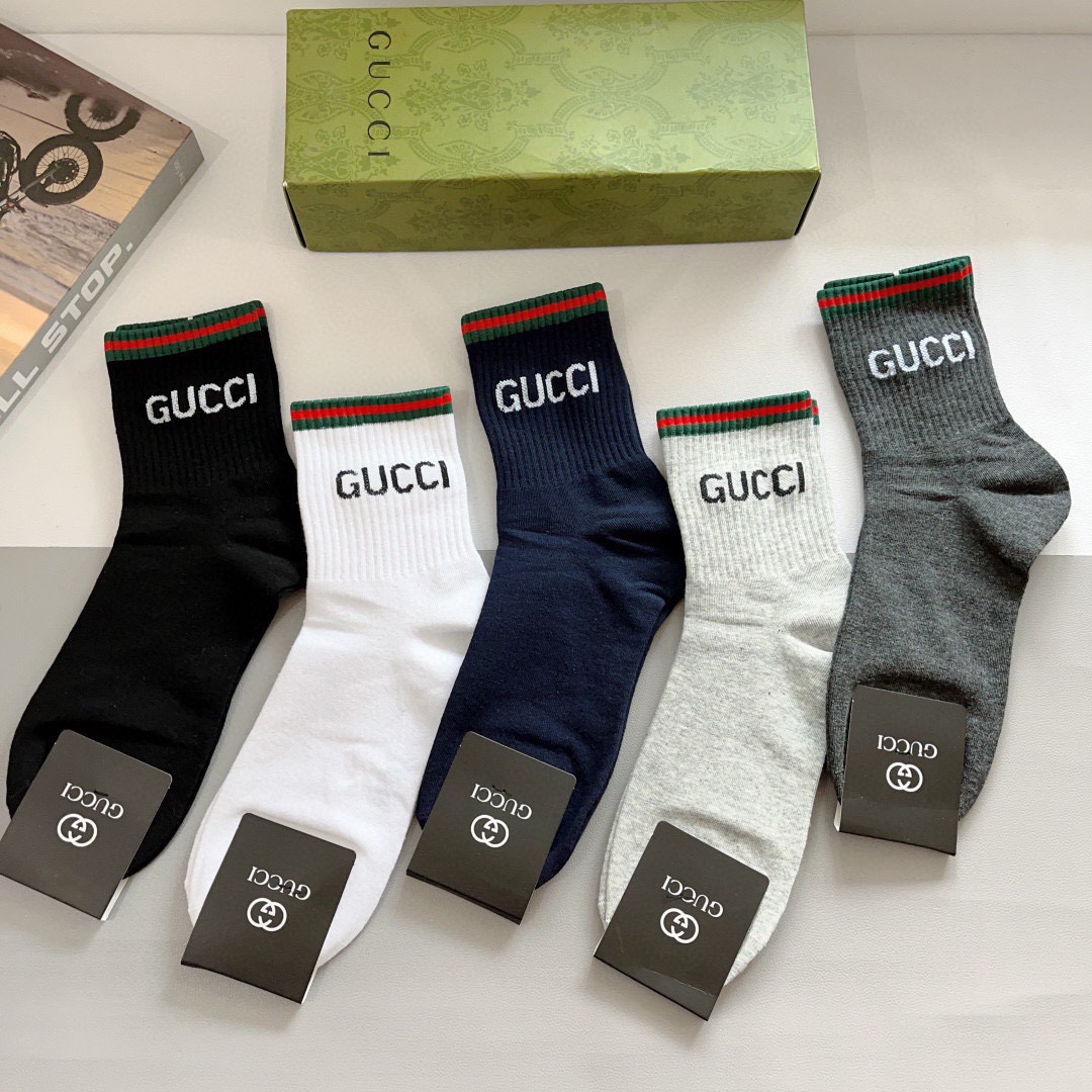 配包装（一盒5双） Gucci 古奇 新款中筒袜子，纯棉面料，潮人必备 ，Gucci 爆款，经典双G，个
