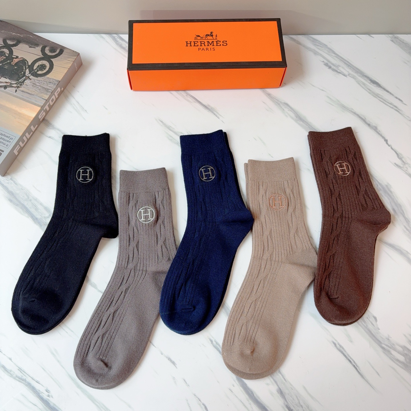 配包装【一盒5双】HERMES（爱马仕）高版本刺绣羊绒长筒袜子🔥潮人必不可少的时尚专柜代购长筒袜子 ，超