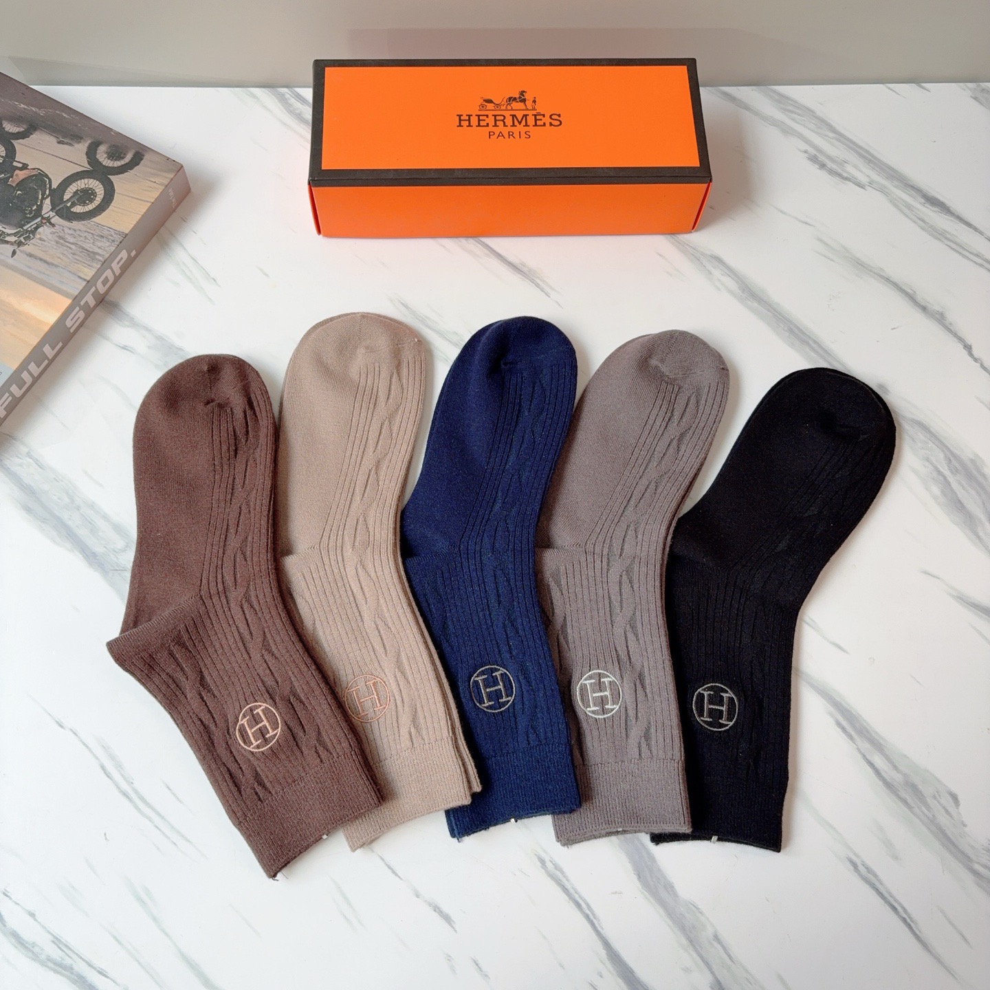 配包装【一盒5双】HERMES（爱马仕）高版本刺绣羊绒长筒袜子🔥潮人必不可少的时尚专柜代购长筒袜子 ，超
