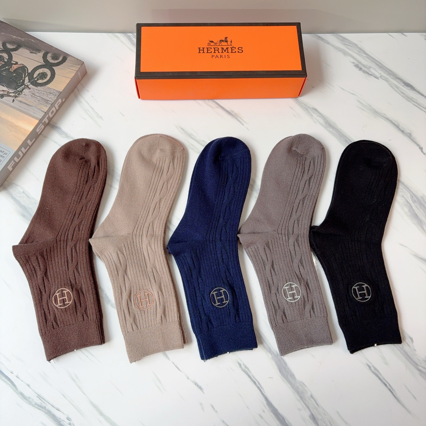 配包装【一盒5双】HERMES（爱马仕）高版本刺绣羊绒长筒袜子🔥潮人必不可少的时尚专柜代购长筒袜子 ，超