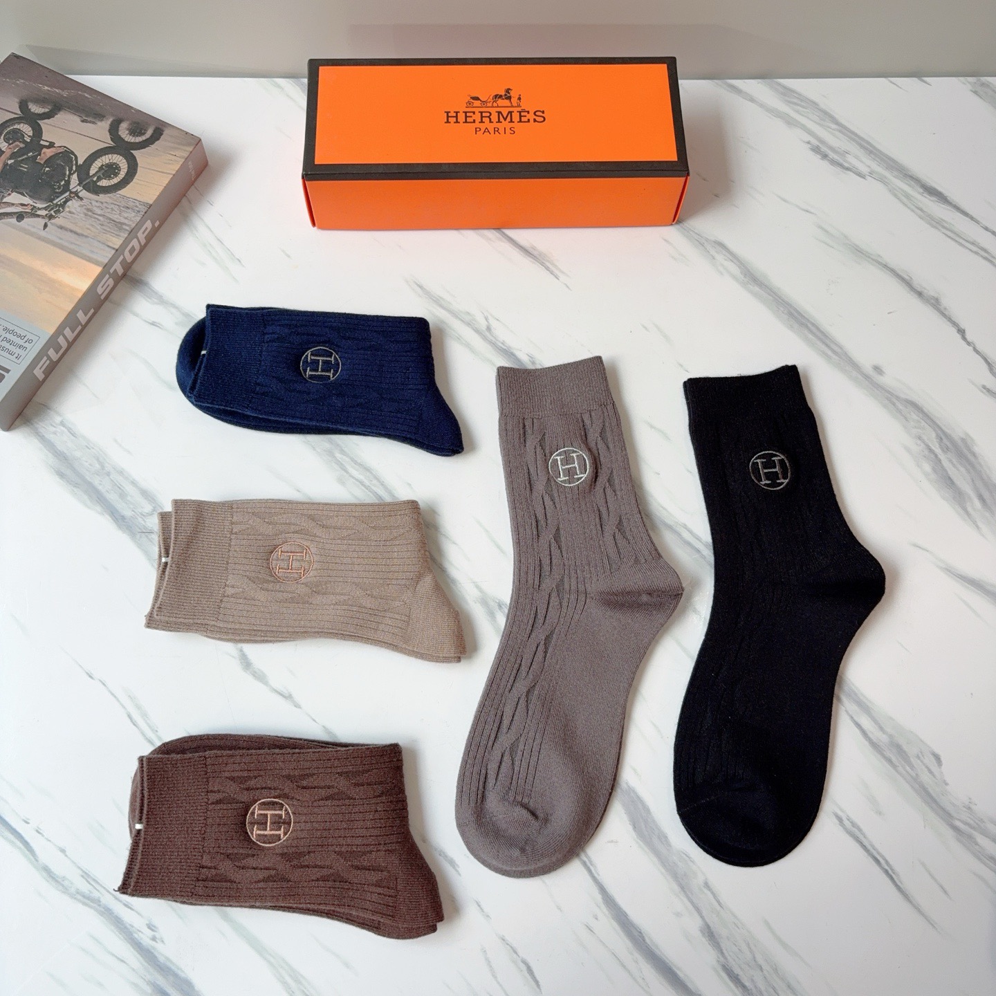 配包装【一盒5双】HERMES（爱马仕）高版本刺绣羊绒长筒袜子🔥潮人必不可少的时尚专柜代购长筒袜子 ，超