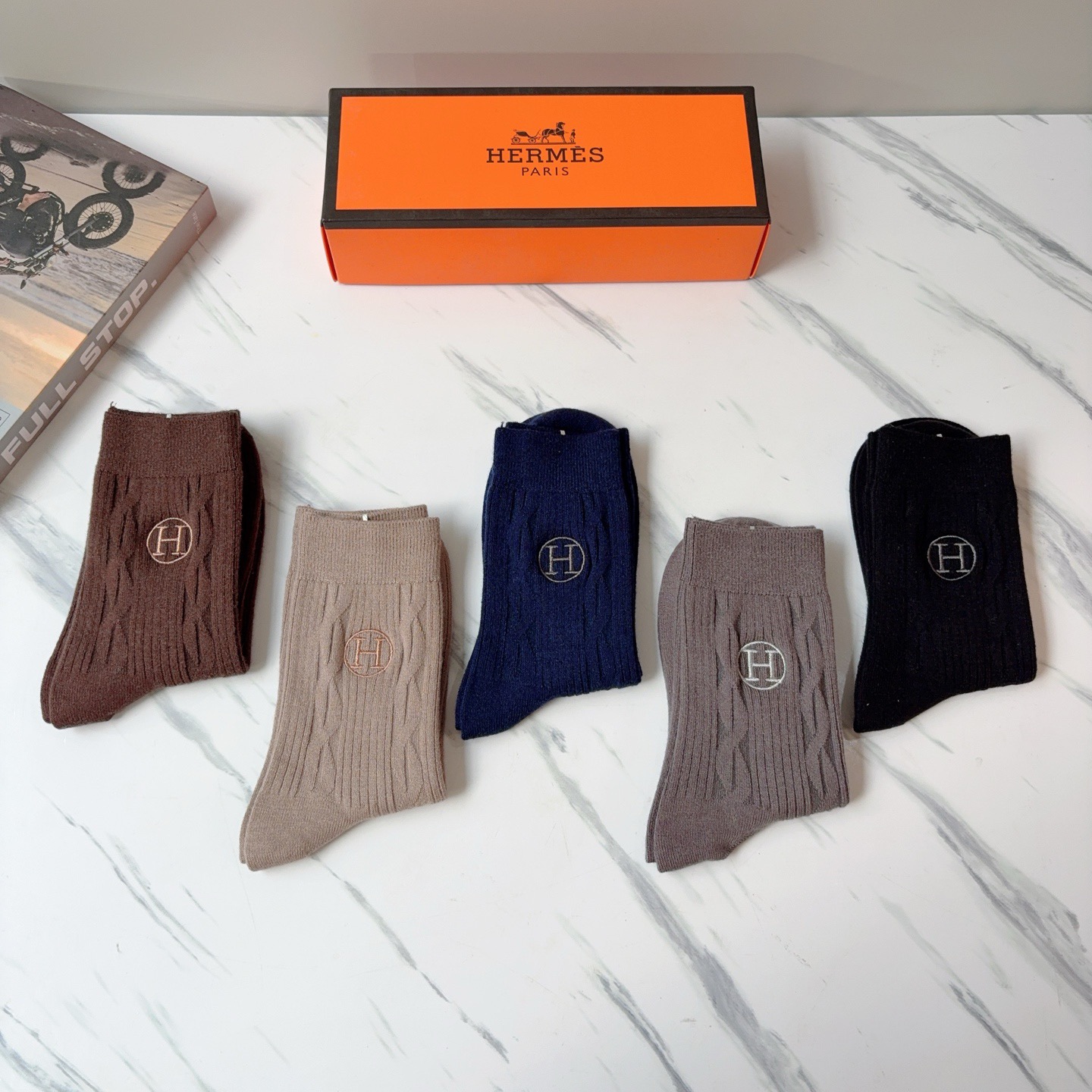 配包装【一盒5双】HERMES（爱马仕）高版本刺绣羊绒长筒袜子🔥潮人必不可少的时尚专柜代购长筒袜子 ，超