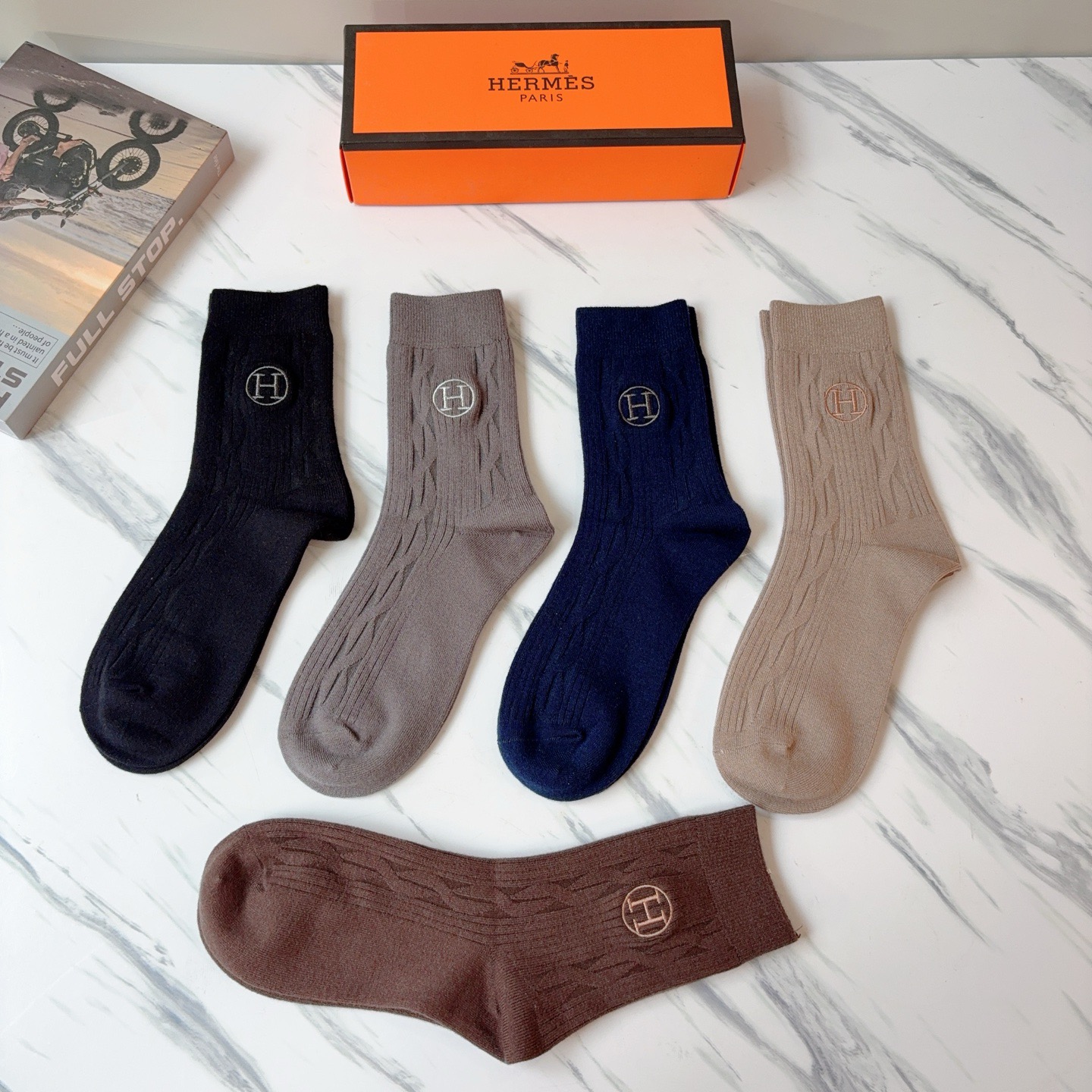 配包装【一盒5双】HERMES（爱马仕）高版本刺绣羊绒长筒袜子🔥潮人必不可少的时尚专柜代购长筒袜子 ，超